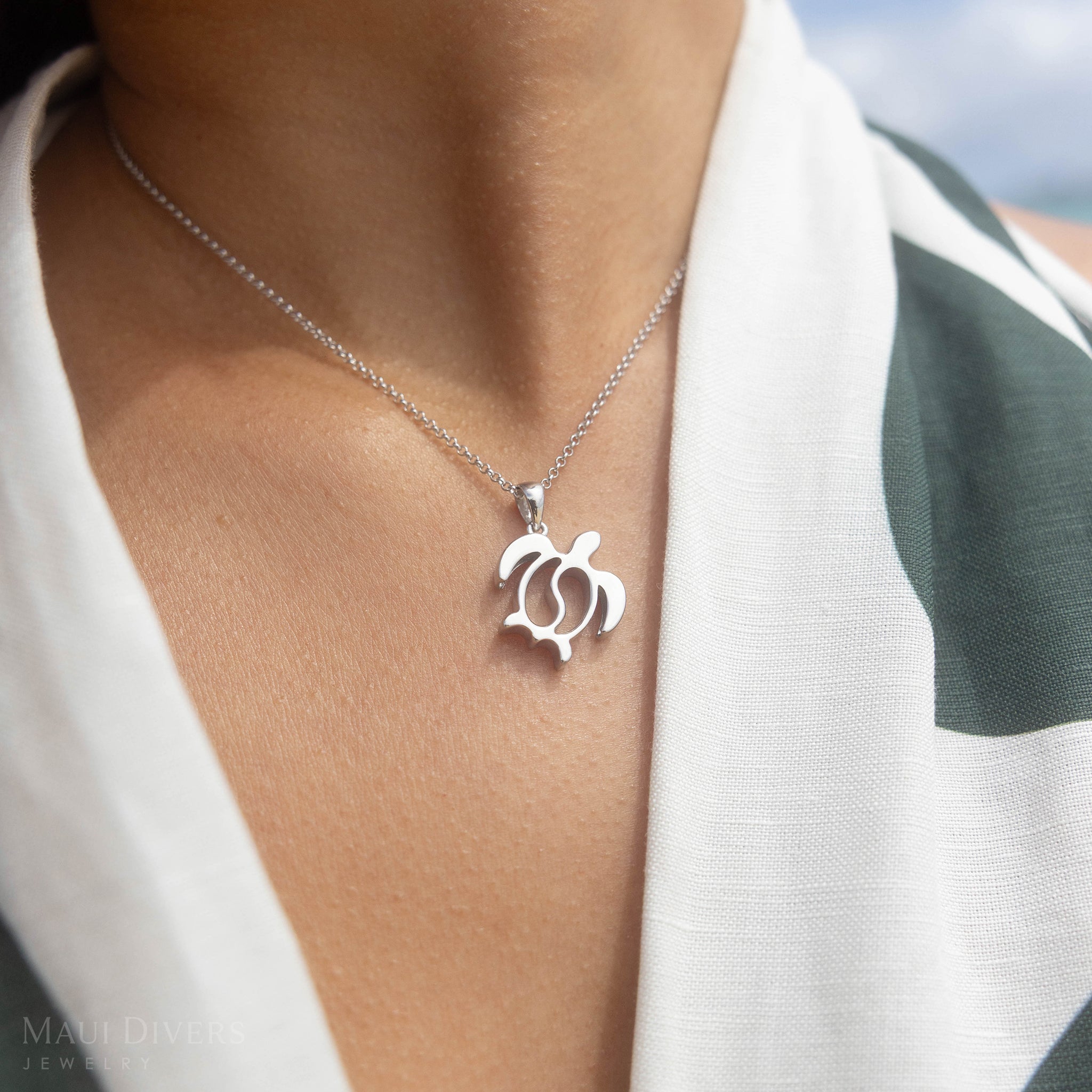 Honu Yin Yang Pendant in Sterling Silver - 20mm
