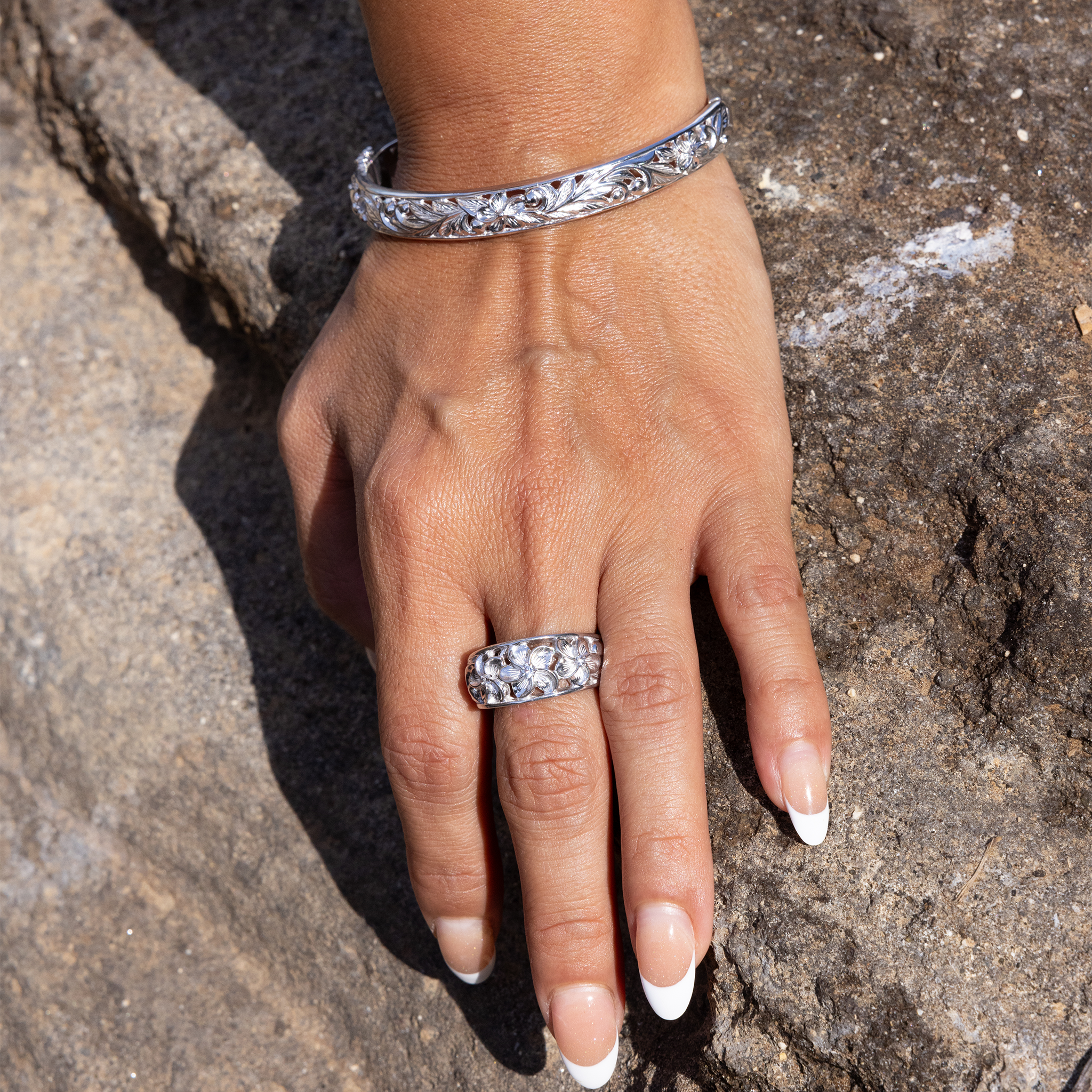 Hawaiian Heirloom Plumeria White Sapphire Ring in Sterling Silver - 11mm