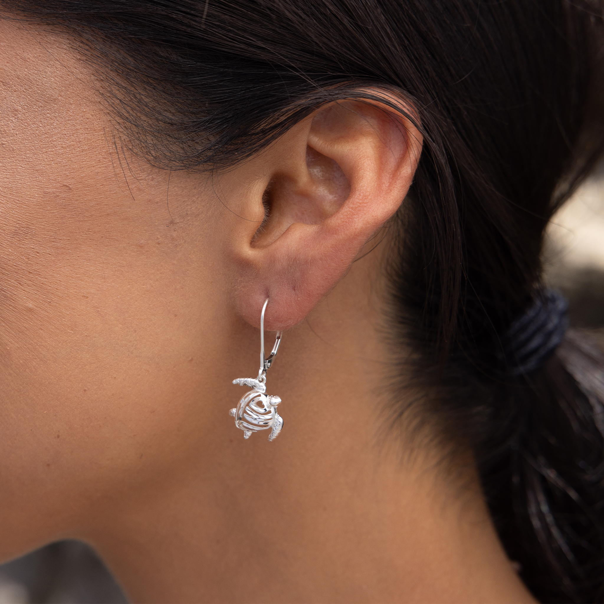 Honu Earrings in Sterling Silver - 14mm