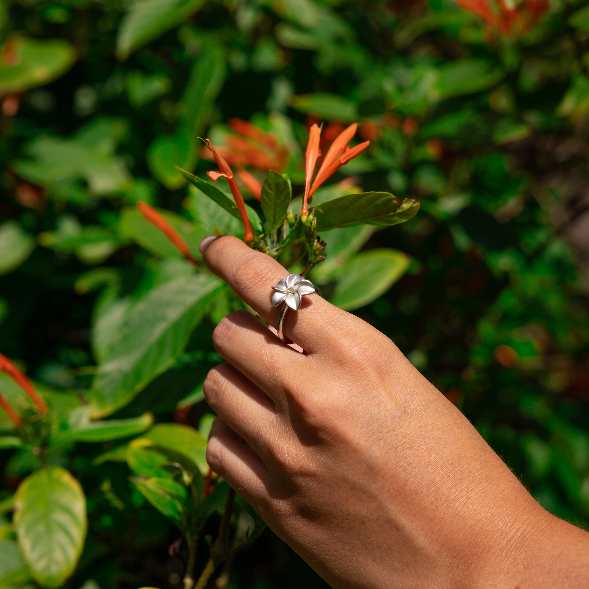 Plumeria Peridot Ring in Sterling Silver - 15mm