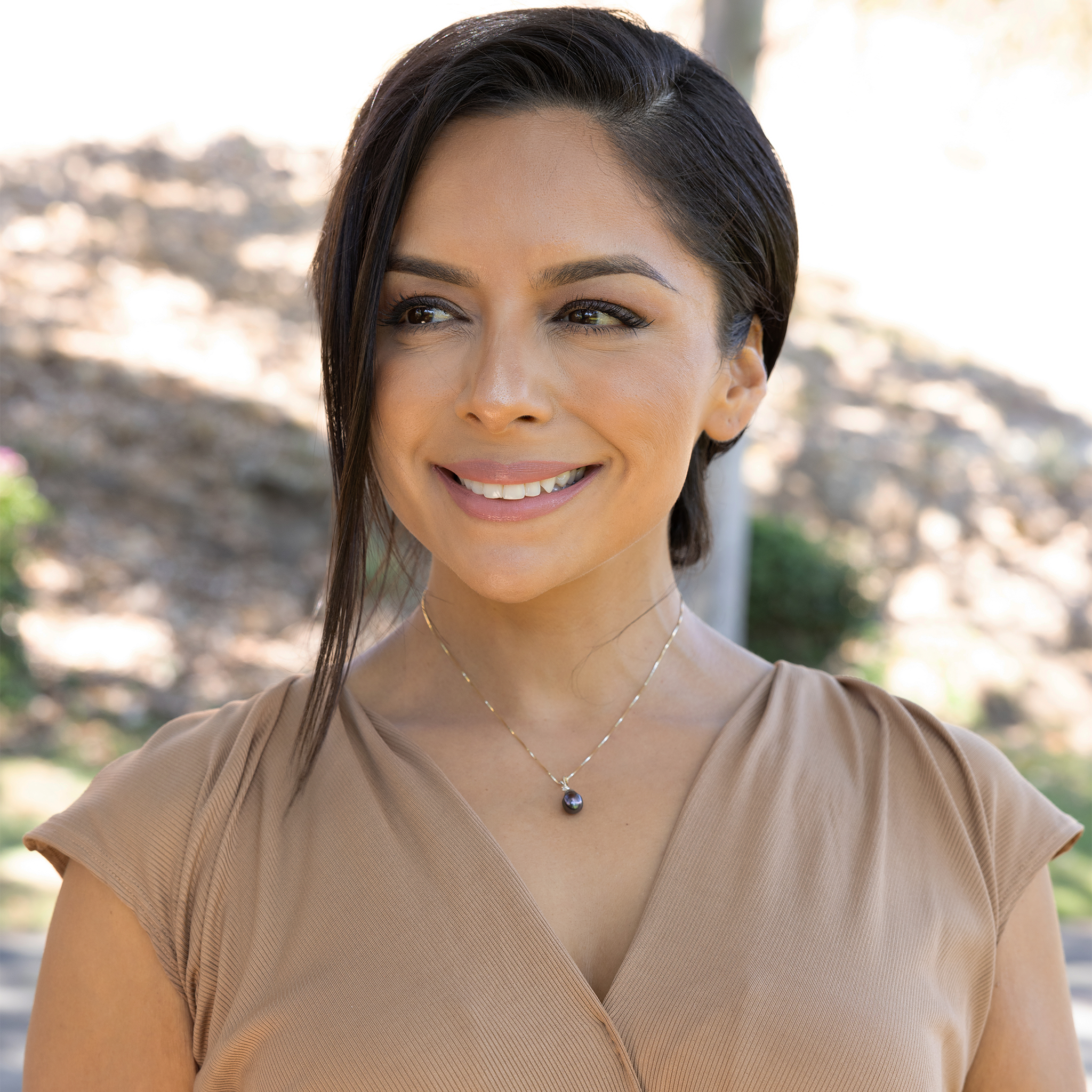 Tahitian Black Pearl Pendant in Gold with Diamond - 8-9mm