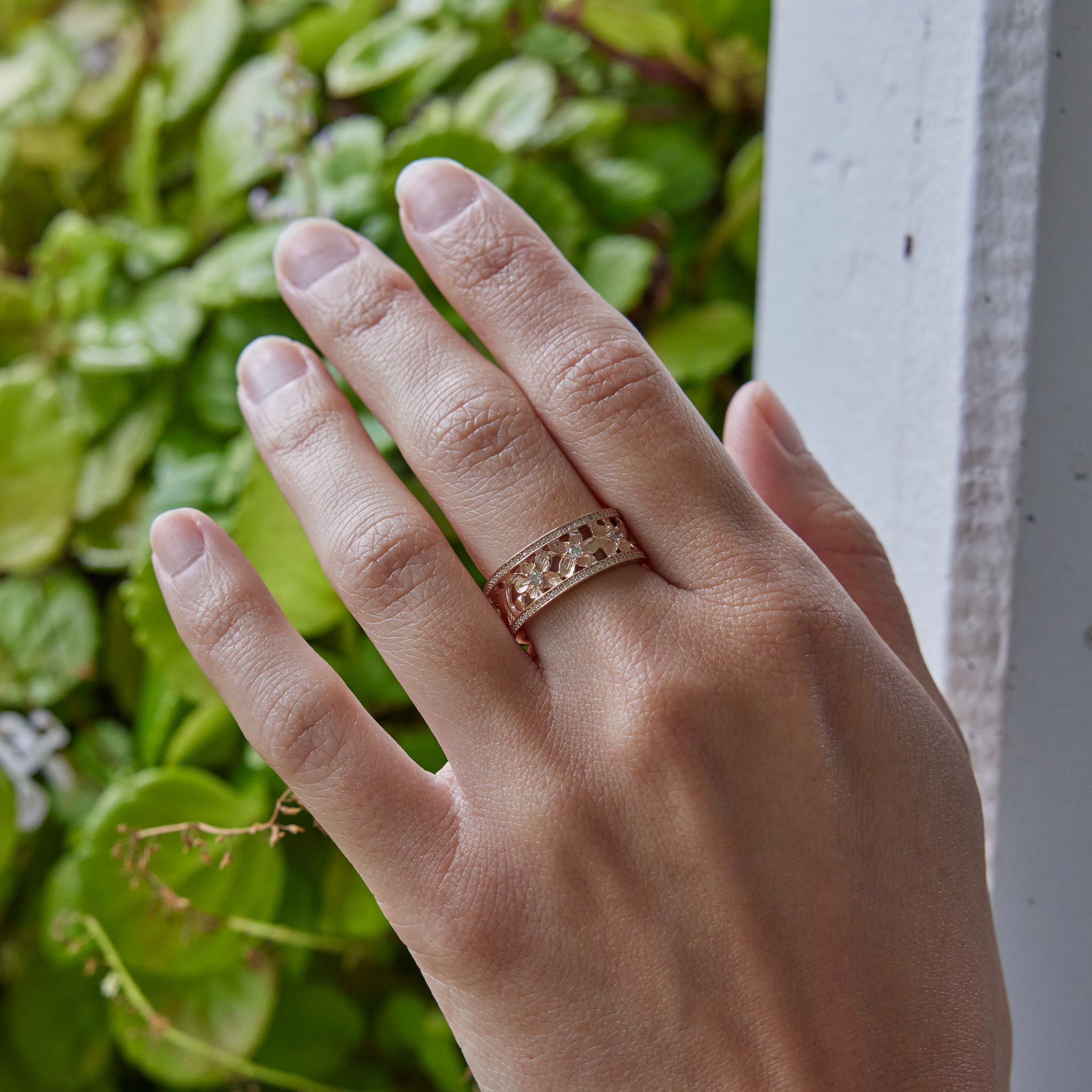 Hawaiian Heirloom Plumeria Ring in Rose Gold with Diamonds - 8mm