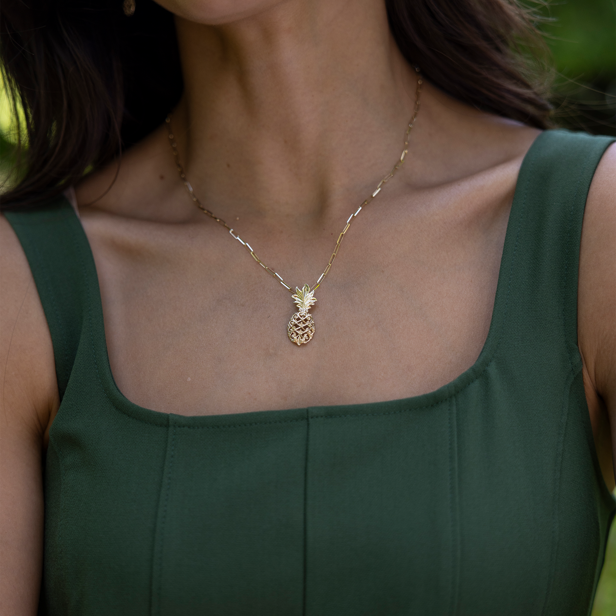 Living Heirloom Pineapple Pendant in Gold - 30mm