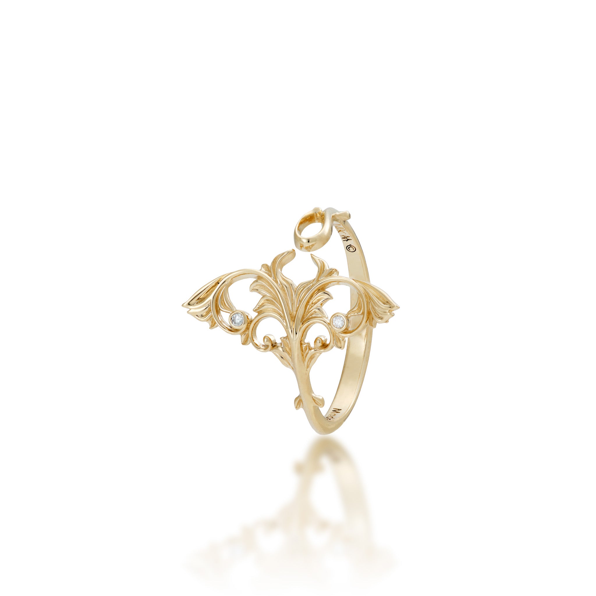 20mm Living Heirloom Manta Ray Ring in Gold with Diamonds on a White Background