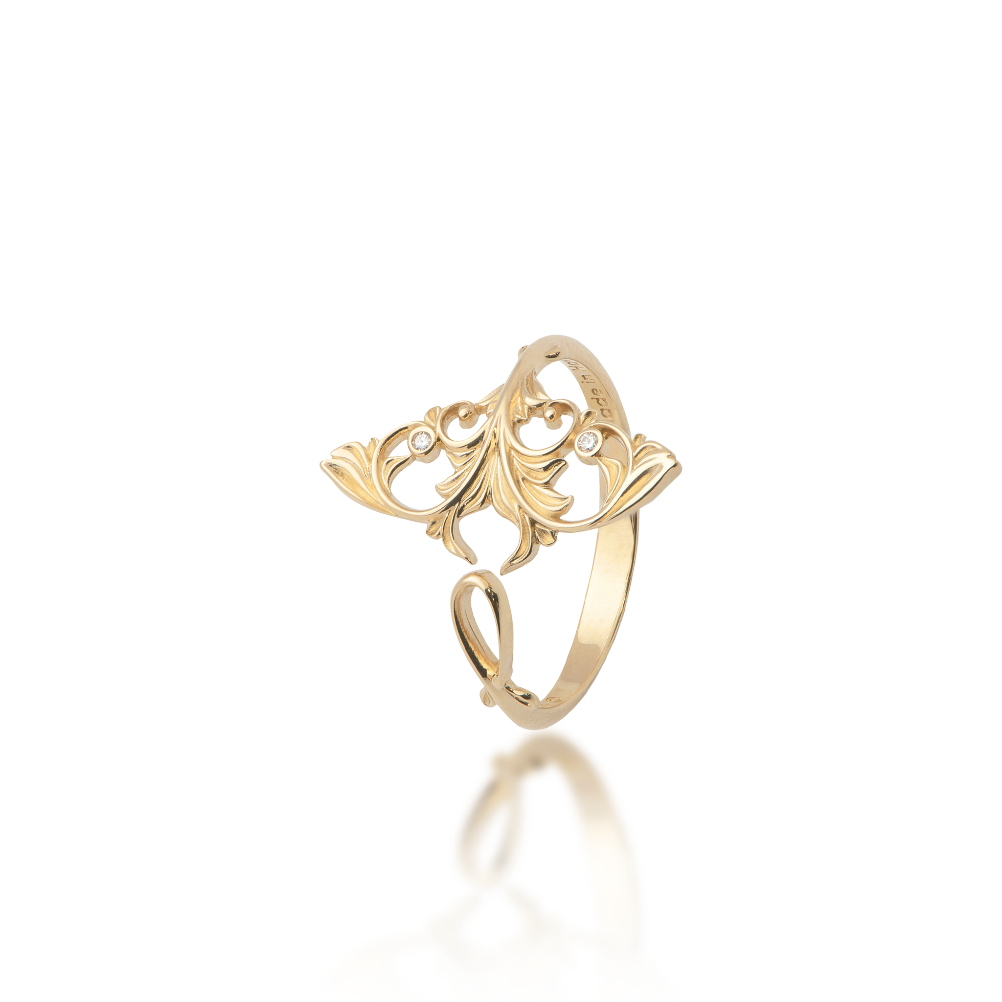 Living Heirloom Manta Ray Ring in Gold with Diamonds - 20mm