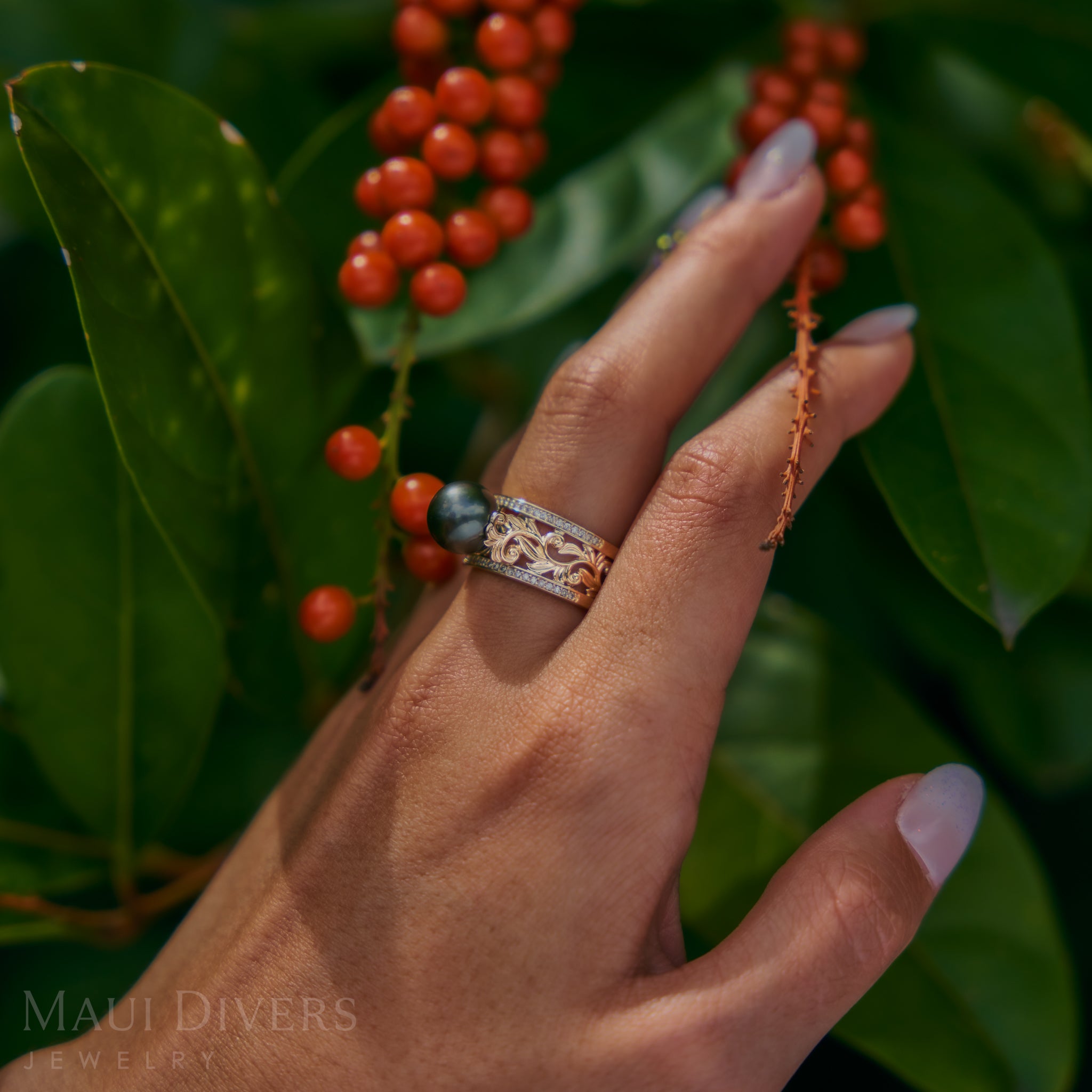 Living Heirloom Tahitian Black Pearl Ring in Gold with Diamonds - 10mm