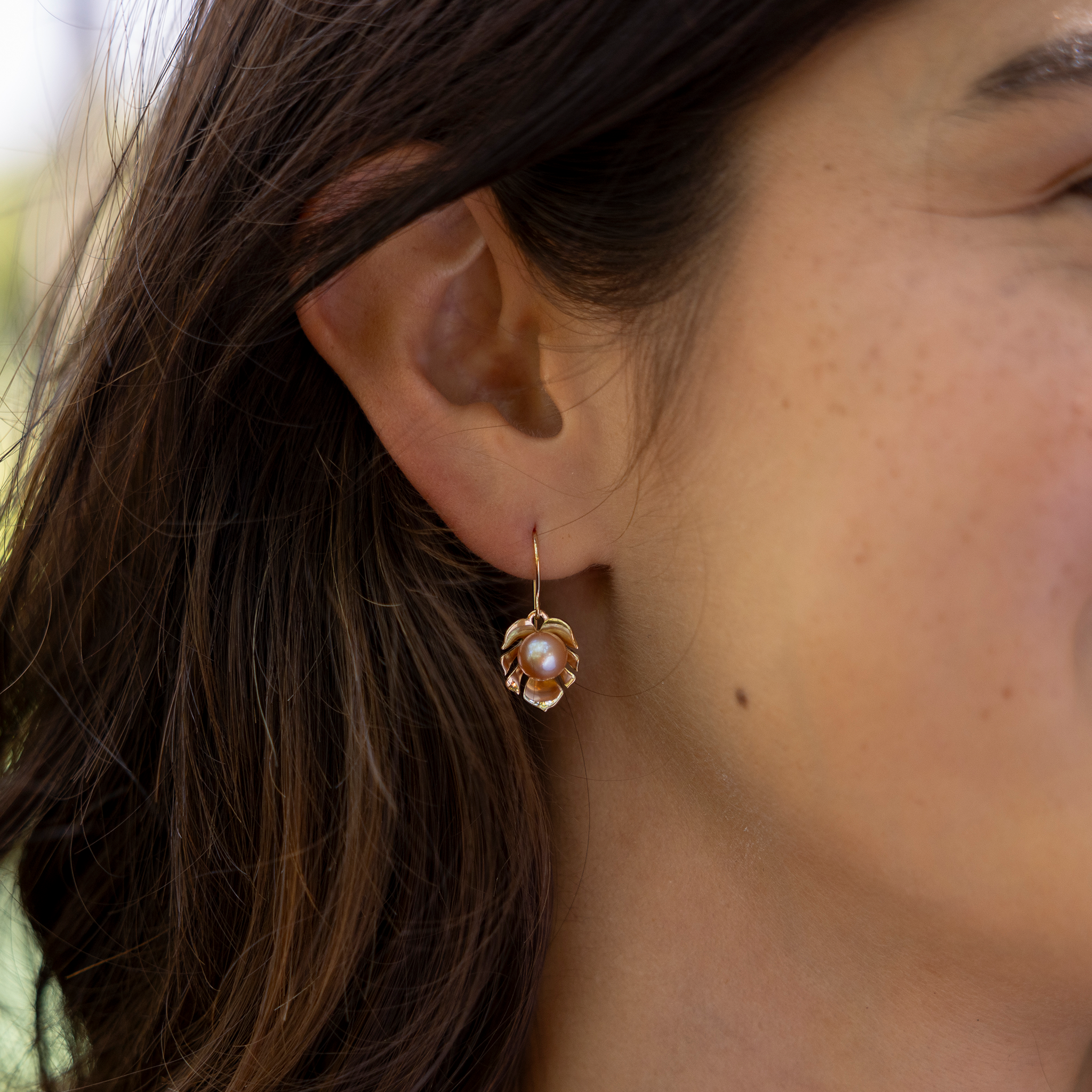 Pick A Pearl Monstera Earrings in Gold - 14mm