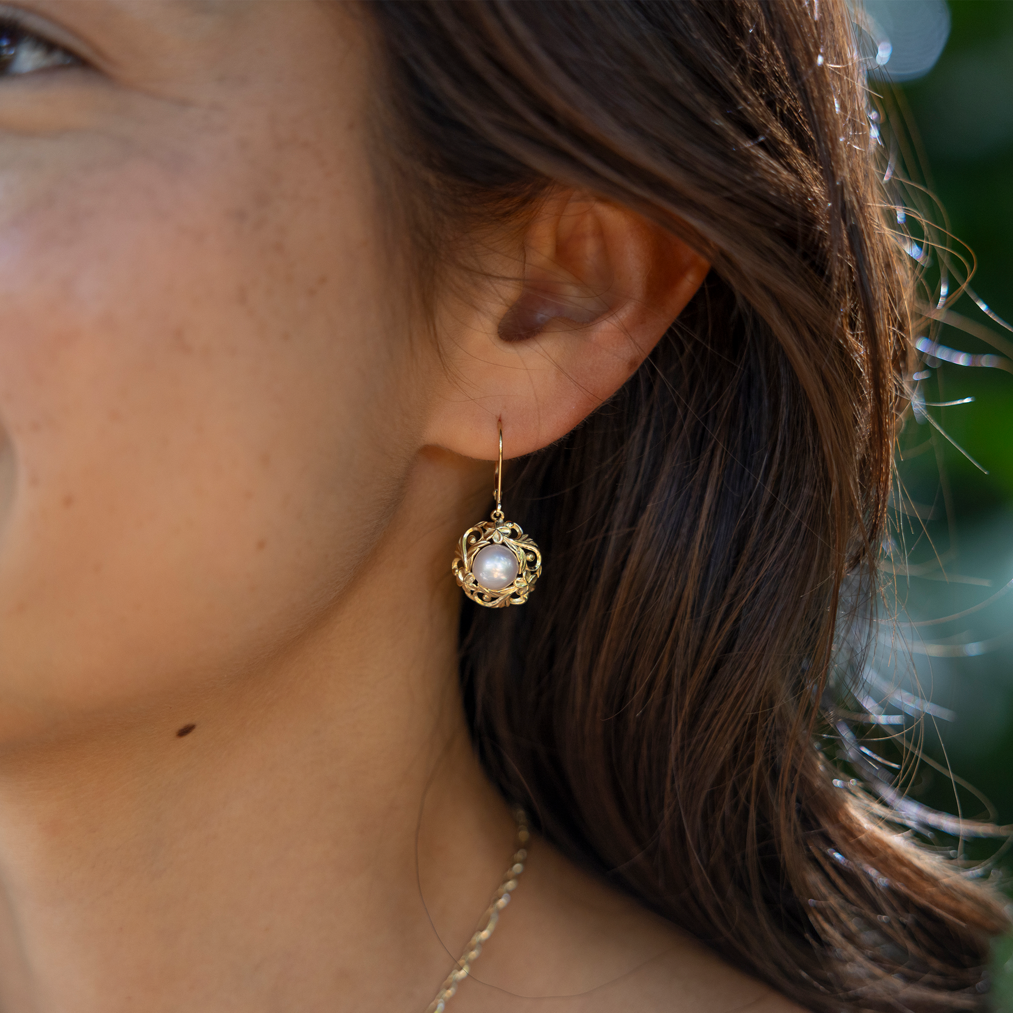 Pick A Pearl Hawaiian Heirloom Earrings in Gold