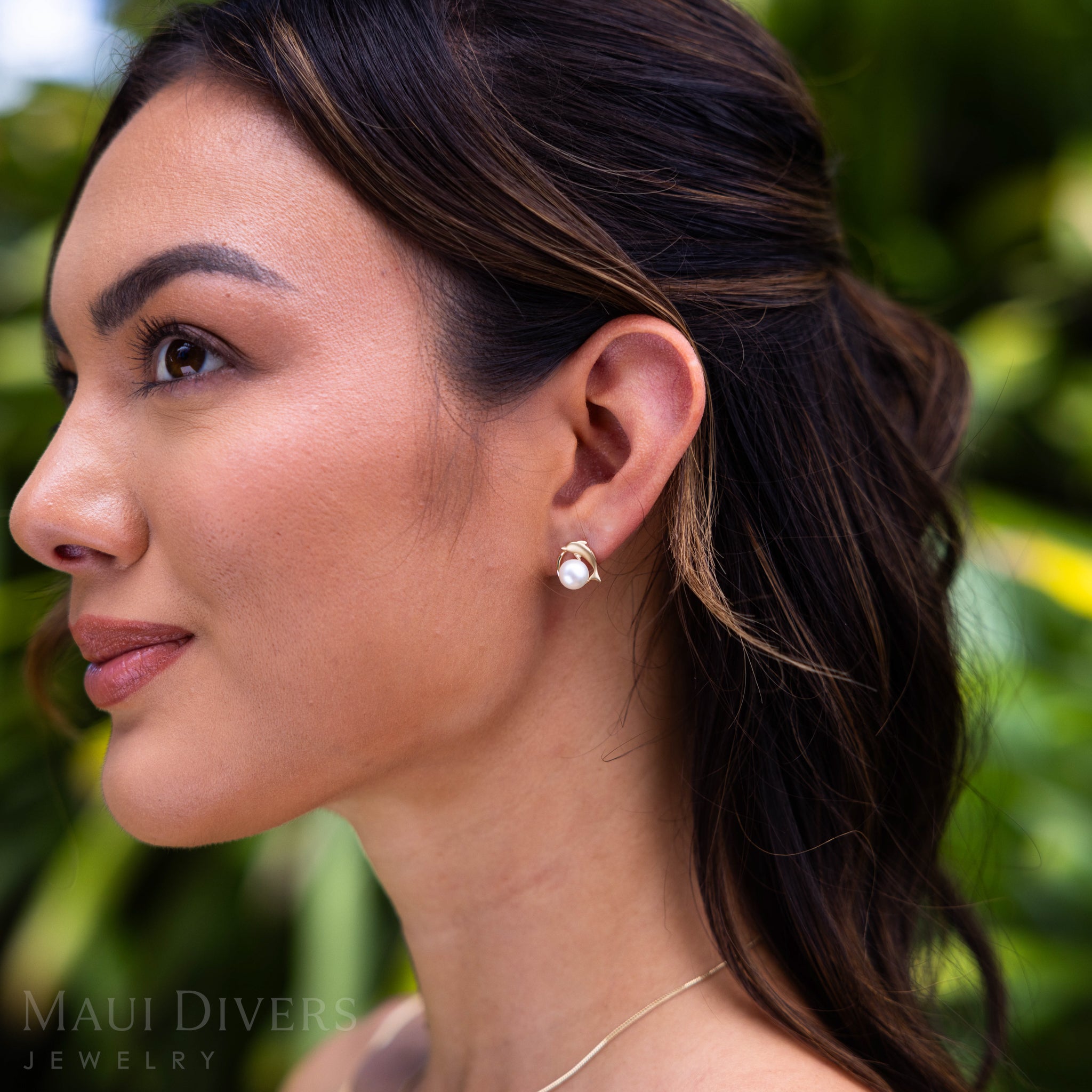 Pick A Pearl Bubble Dolphin Earrings in Gold - 12mm