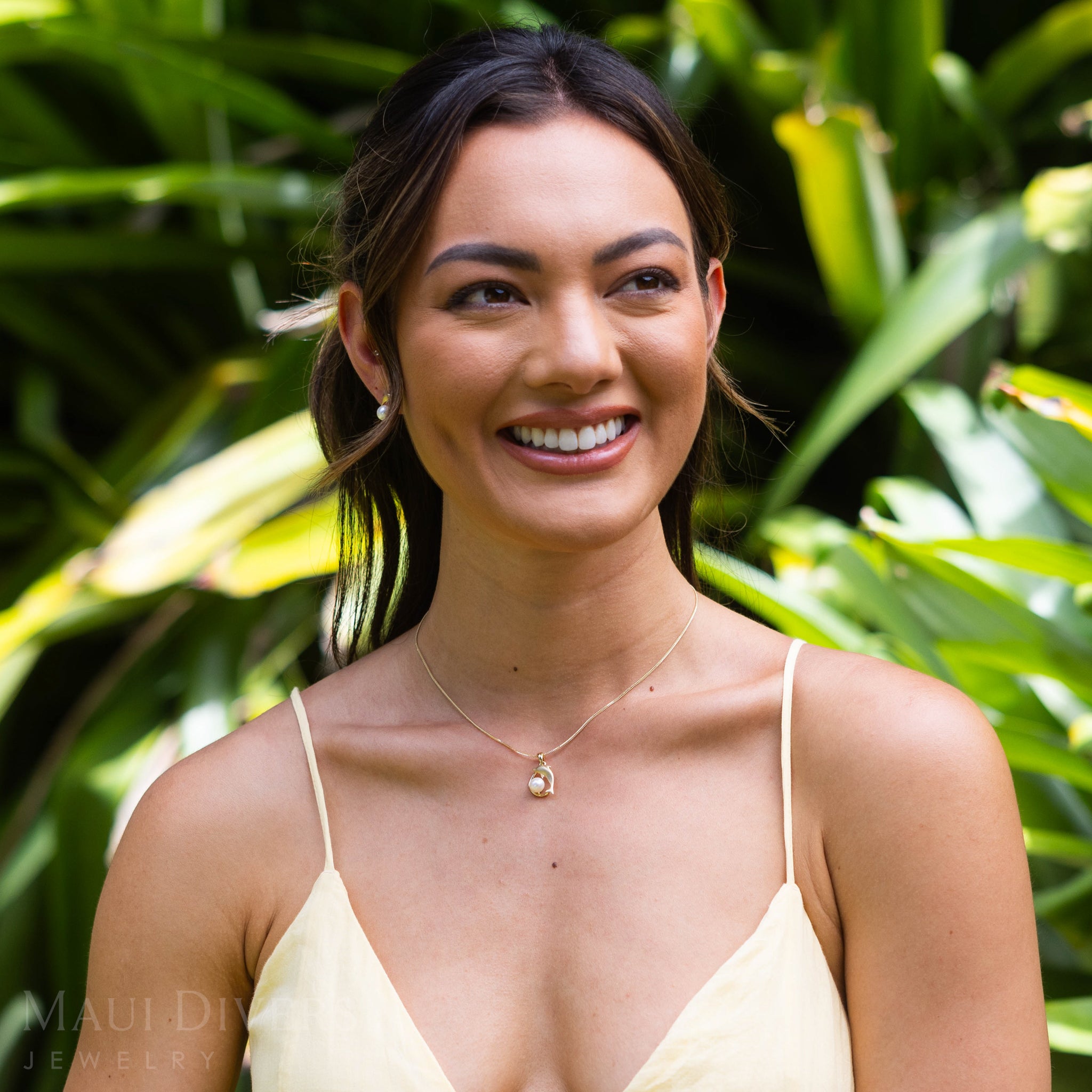 Pick A Pearl Bubble Dolphin Pendant in Gold - 16mm