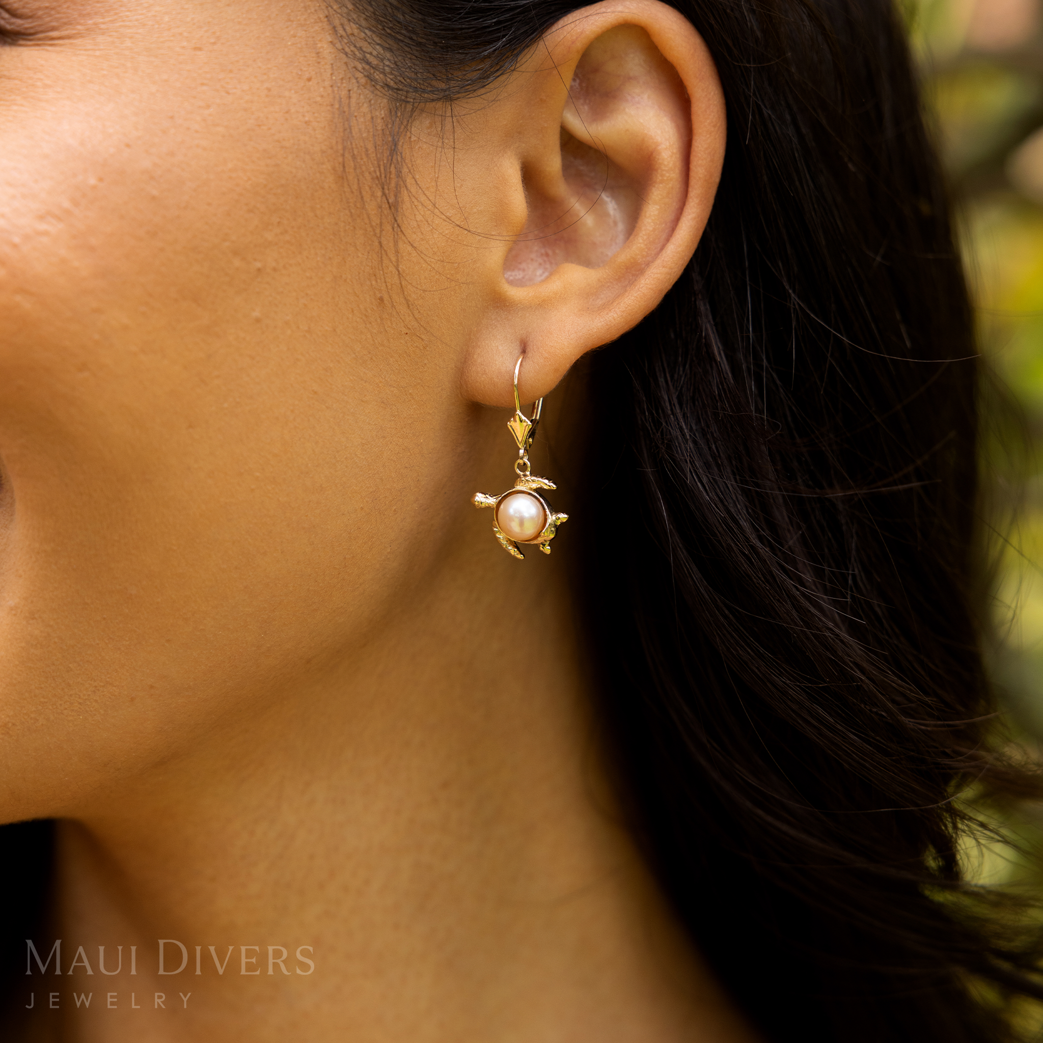Pick A Pearl Honu Earrings in Gold - 13mm