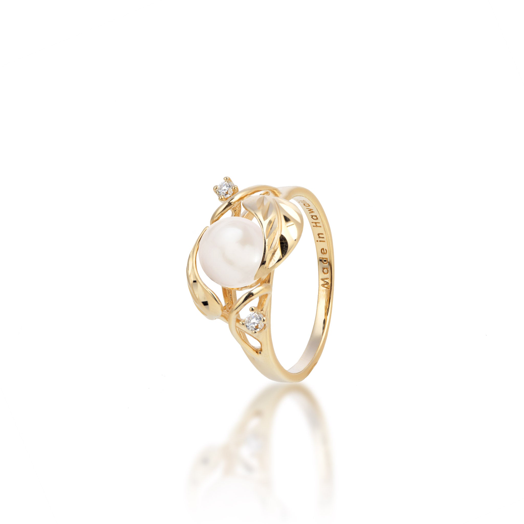 Pick A Pearl Maile Ring in Gold with Diamonds