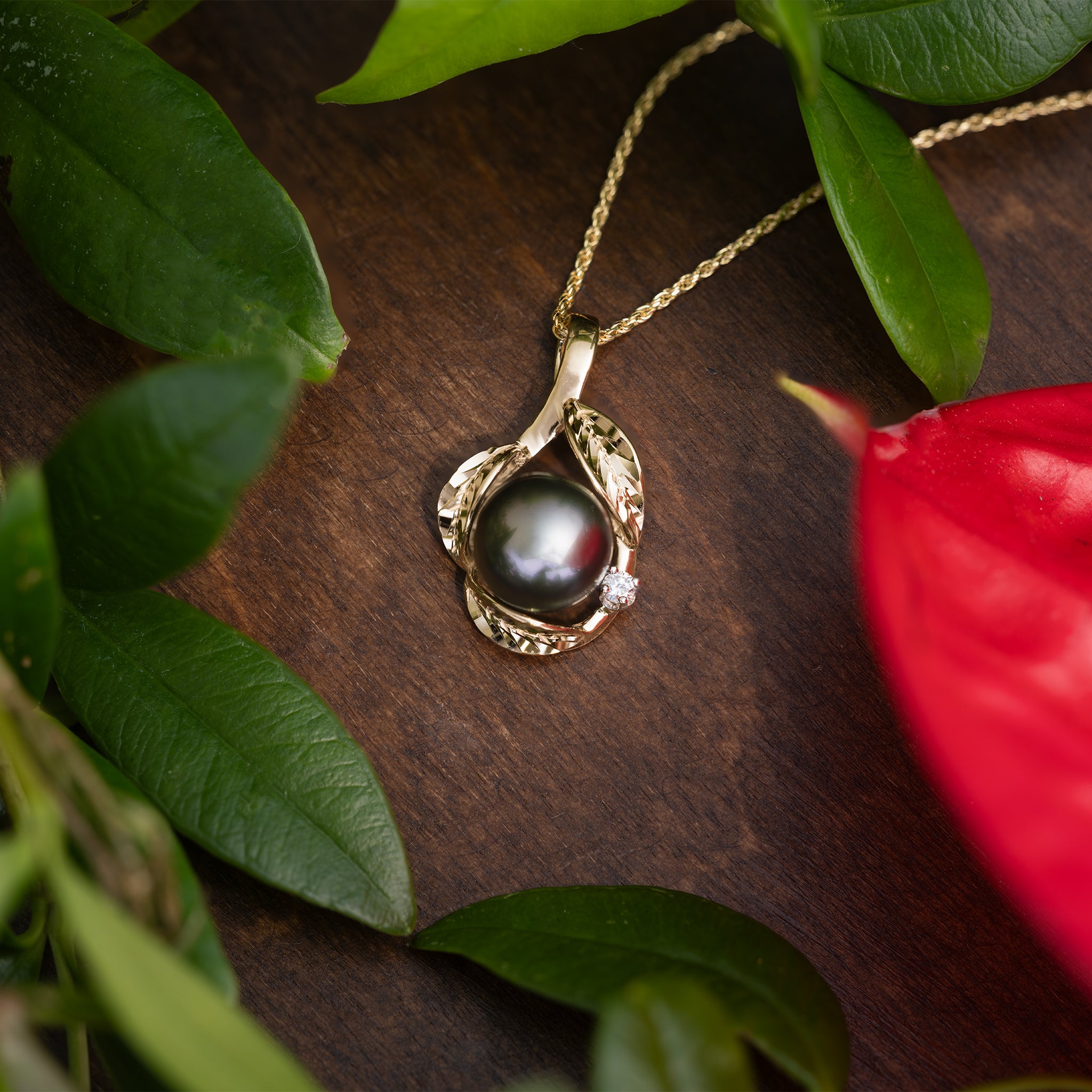 Maile Tahitian Black Pearl Pendant in Gold with Diamonds - 9-10mm