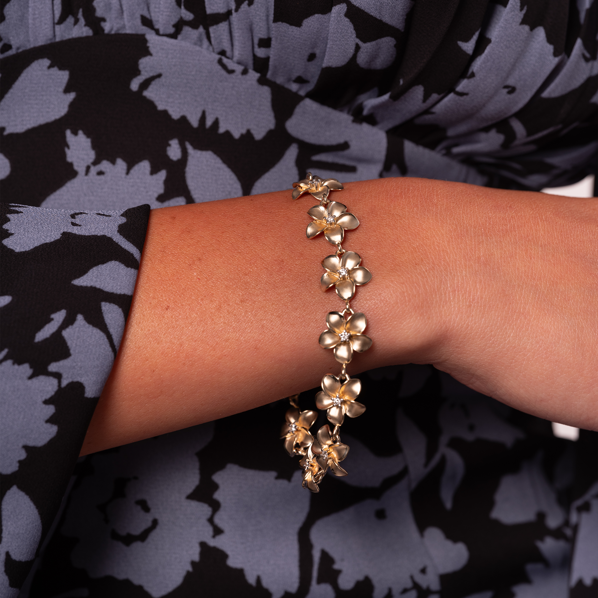 Plumeria Bracelet in Gold with Diamonds - 13mm - Size 7.25"