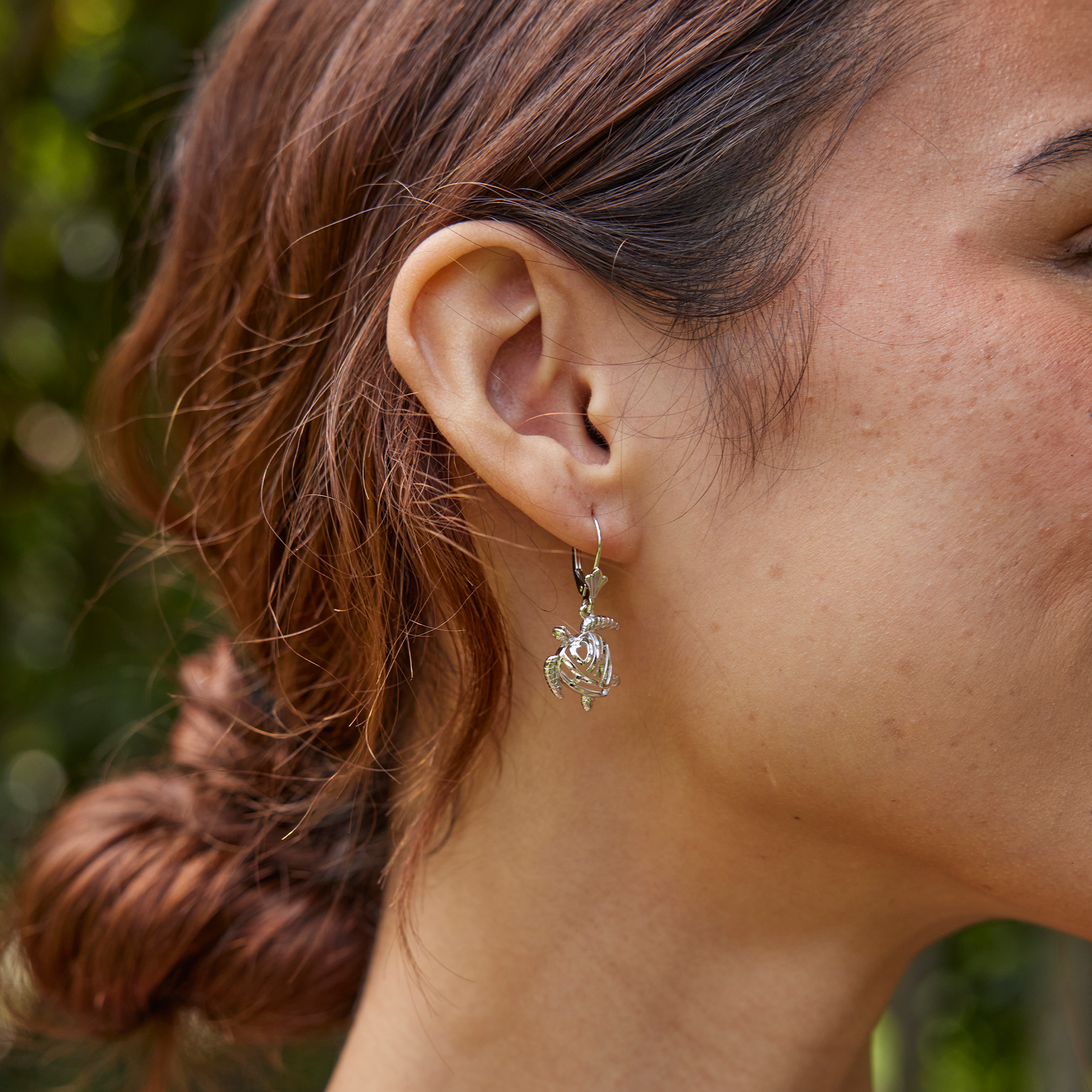 Honu Earrings in White Gold - 15mm