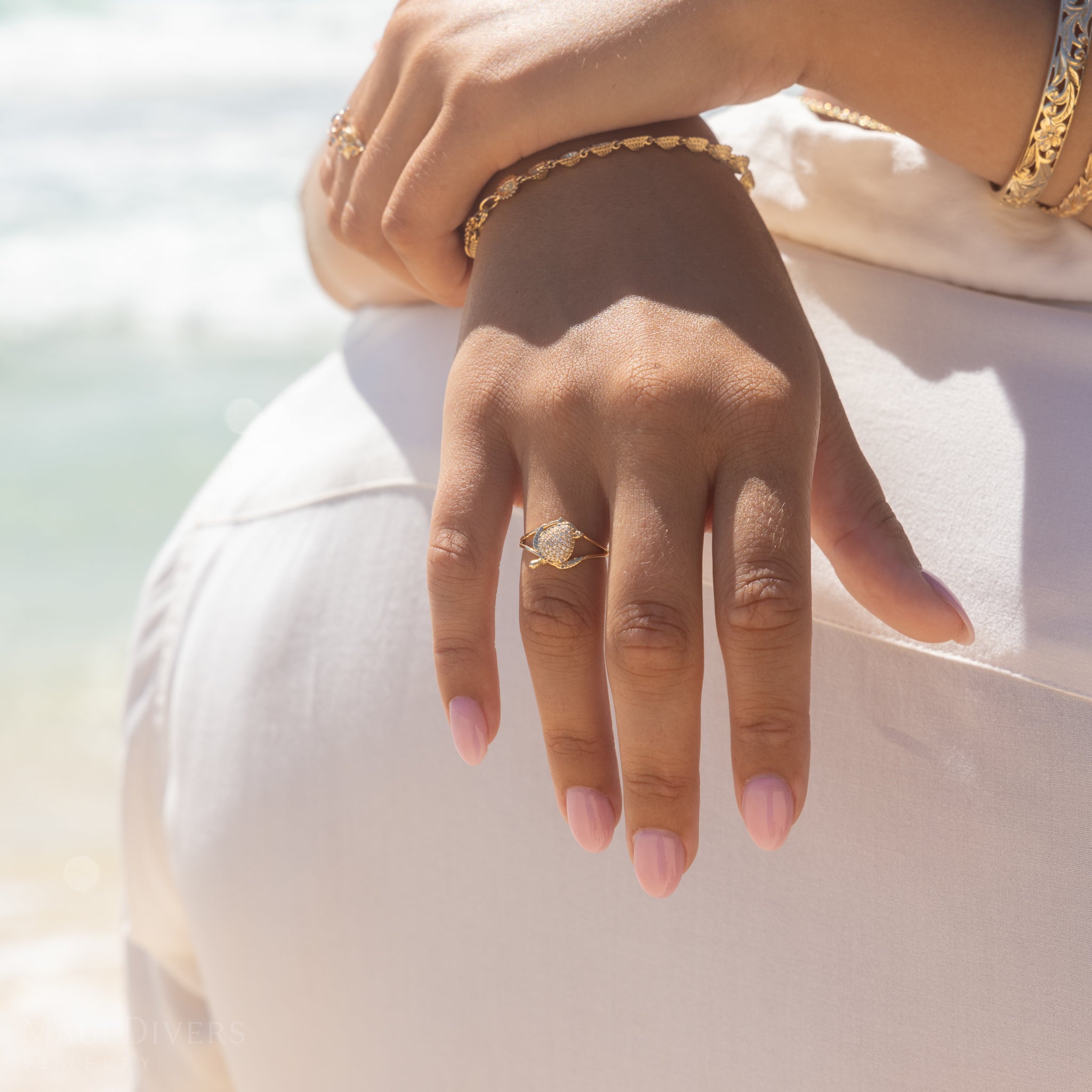Honu Ring in Gold with Diamonds - 13mm