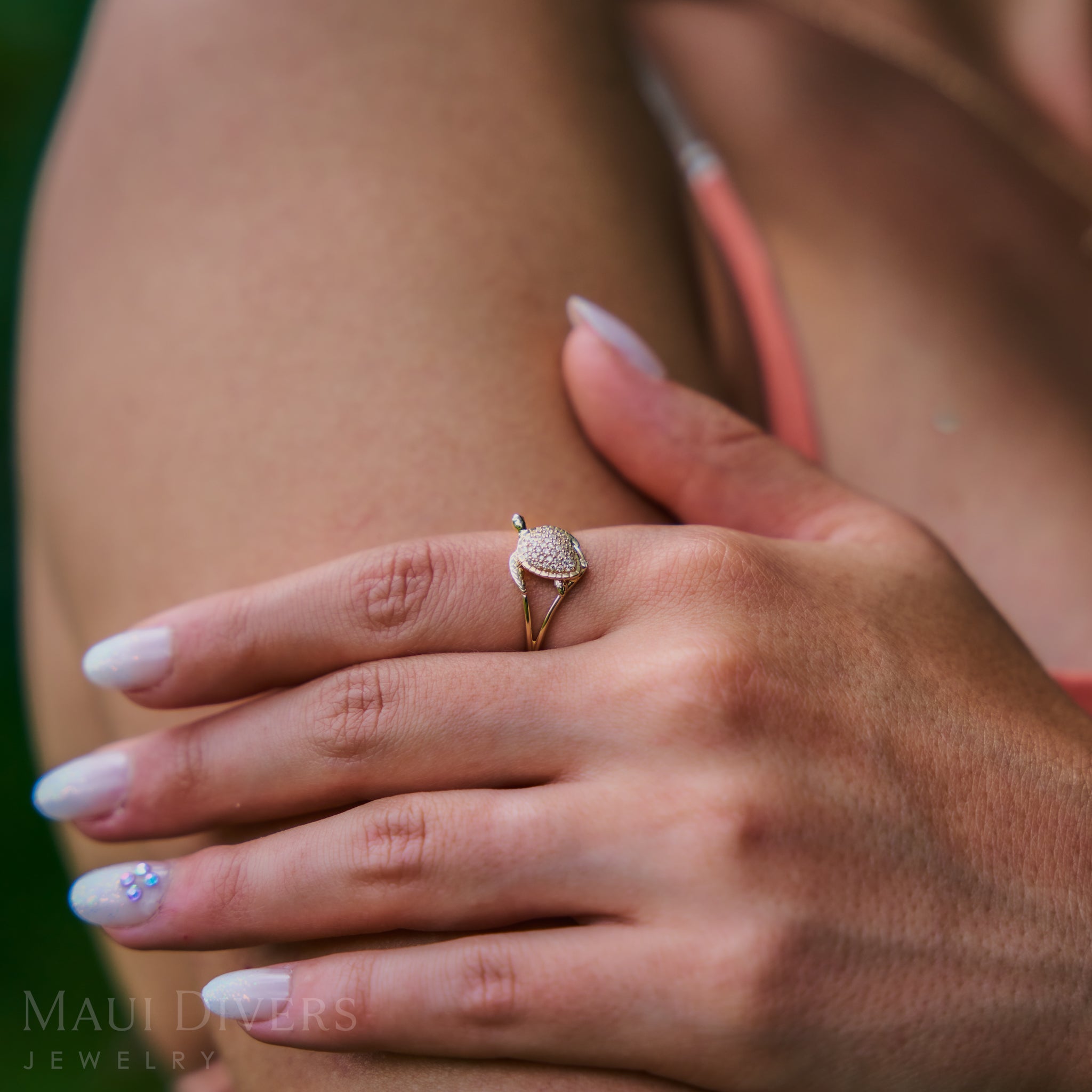 Honu Ring in Gold with Diamonds - 13mm