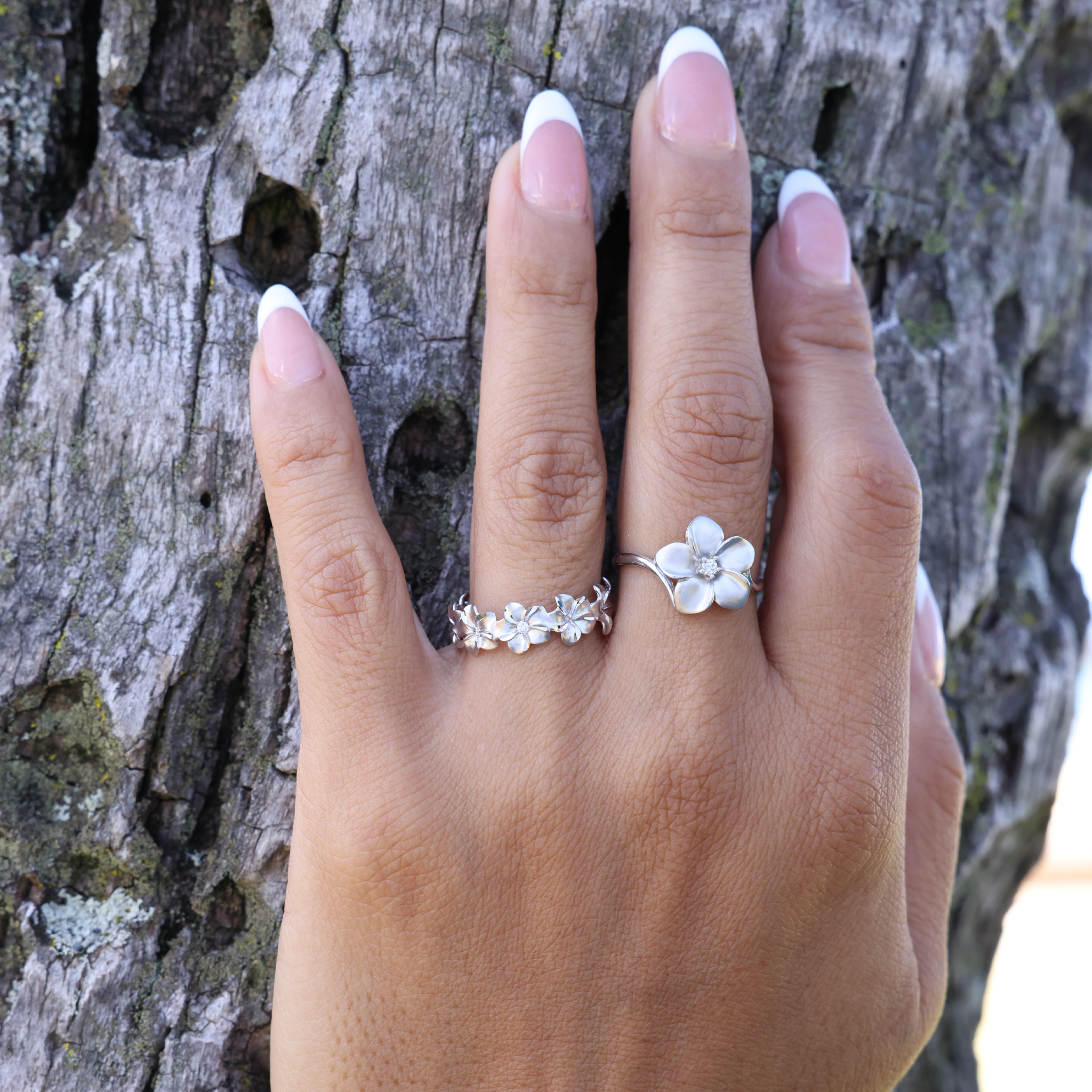 Plumeria Eternity Ring in White Gold with Diamonds - 6mm