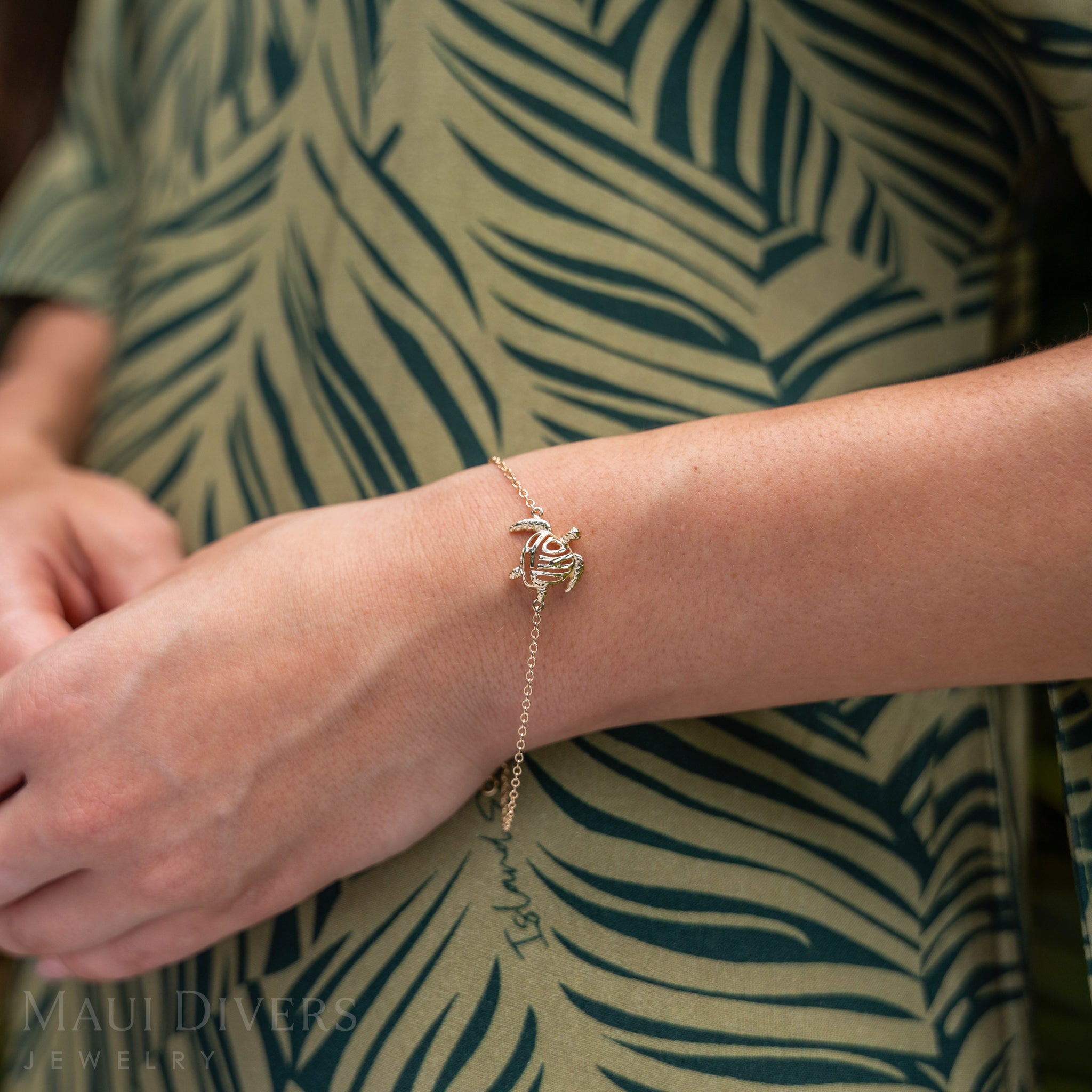 Adjustable 7-7.5" Honu Bracelet in Gold - 15mm