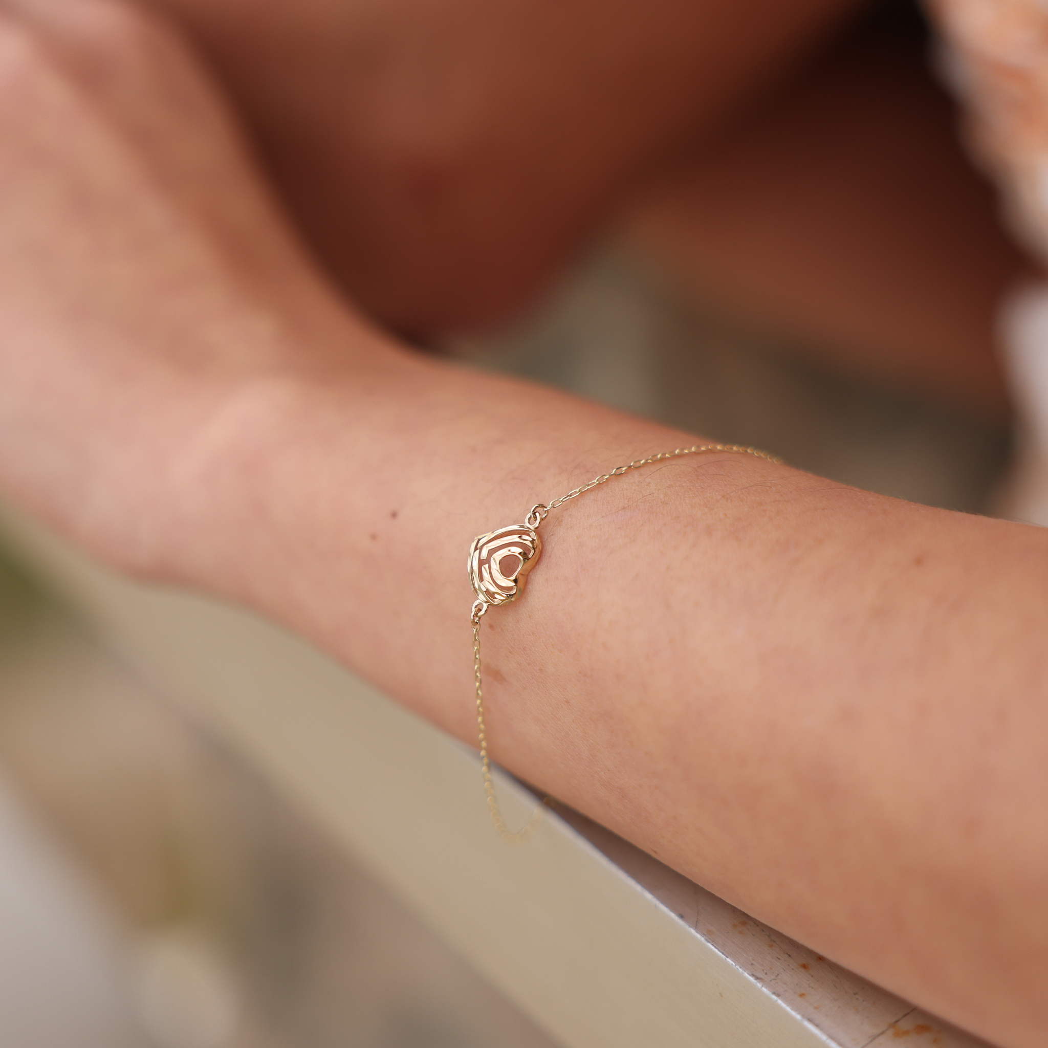 7-7.5" Adjustable Aloha Heart Bracelet in Gold - 11mm