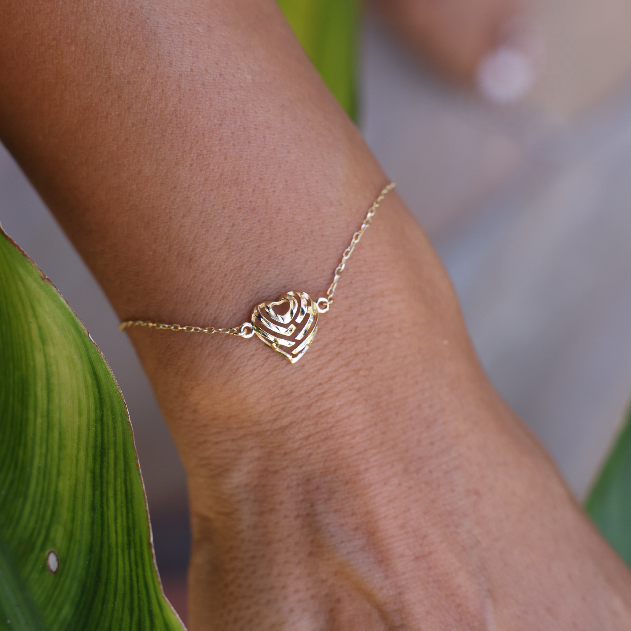 7-7.5" Adjustable Aloha Heart Bracelet in Gold - 11mm