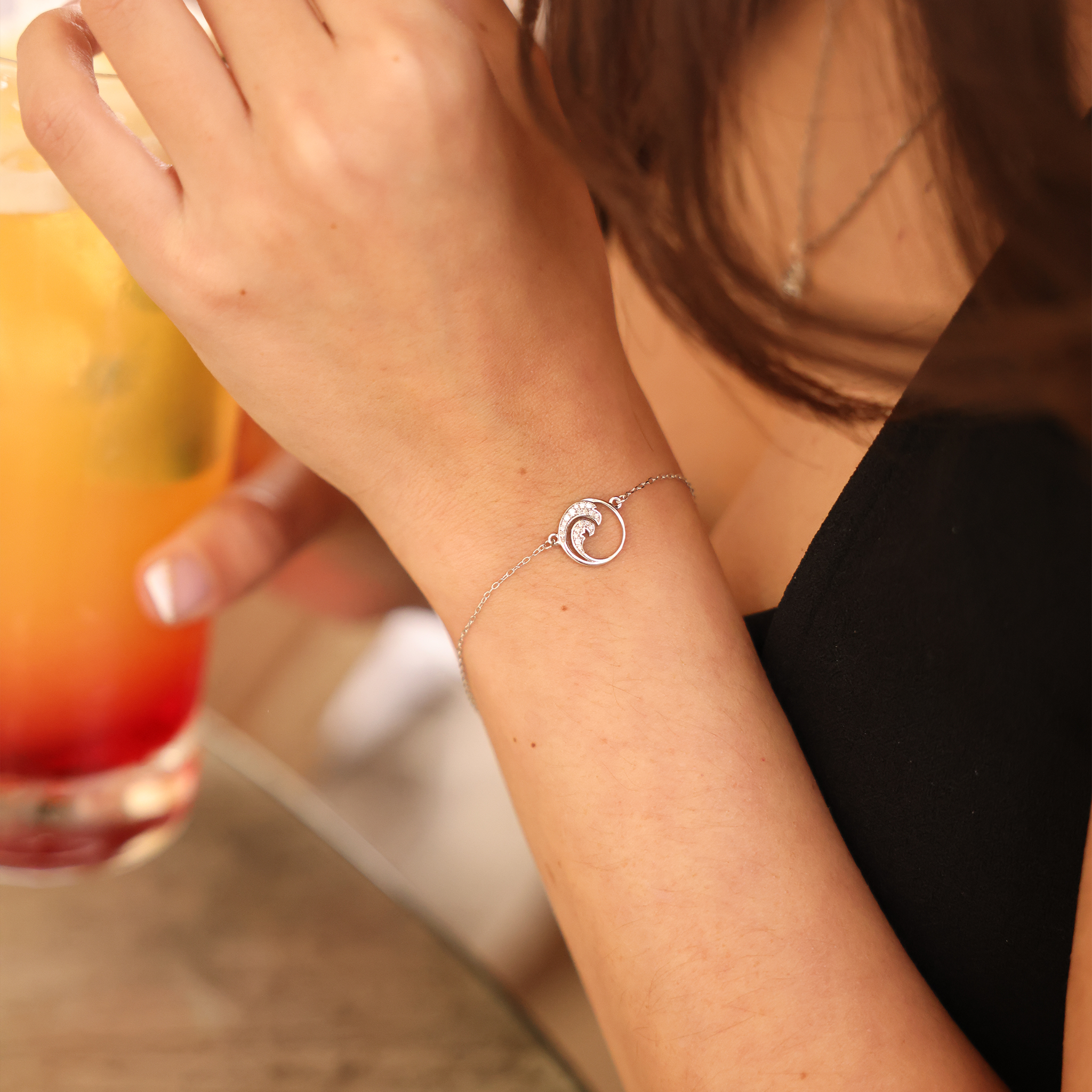 Adjustable 7-7.5" Nalu Bracelet in White Gold with Diamonds