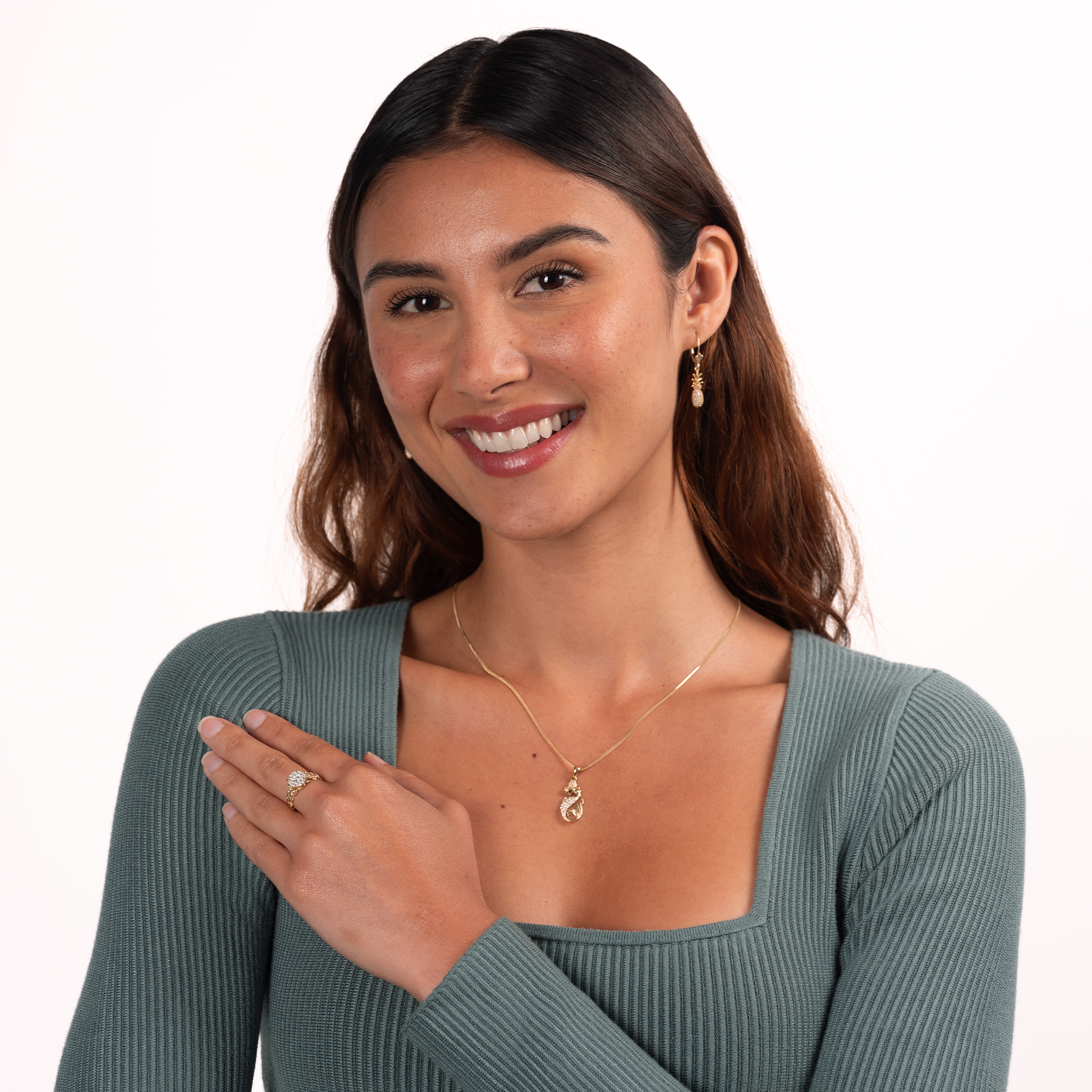 Pineapple Earrings in Gold with Diamonds