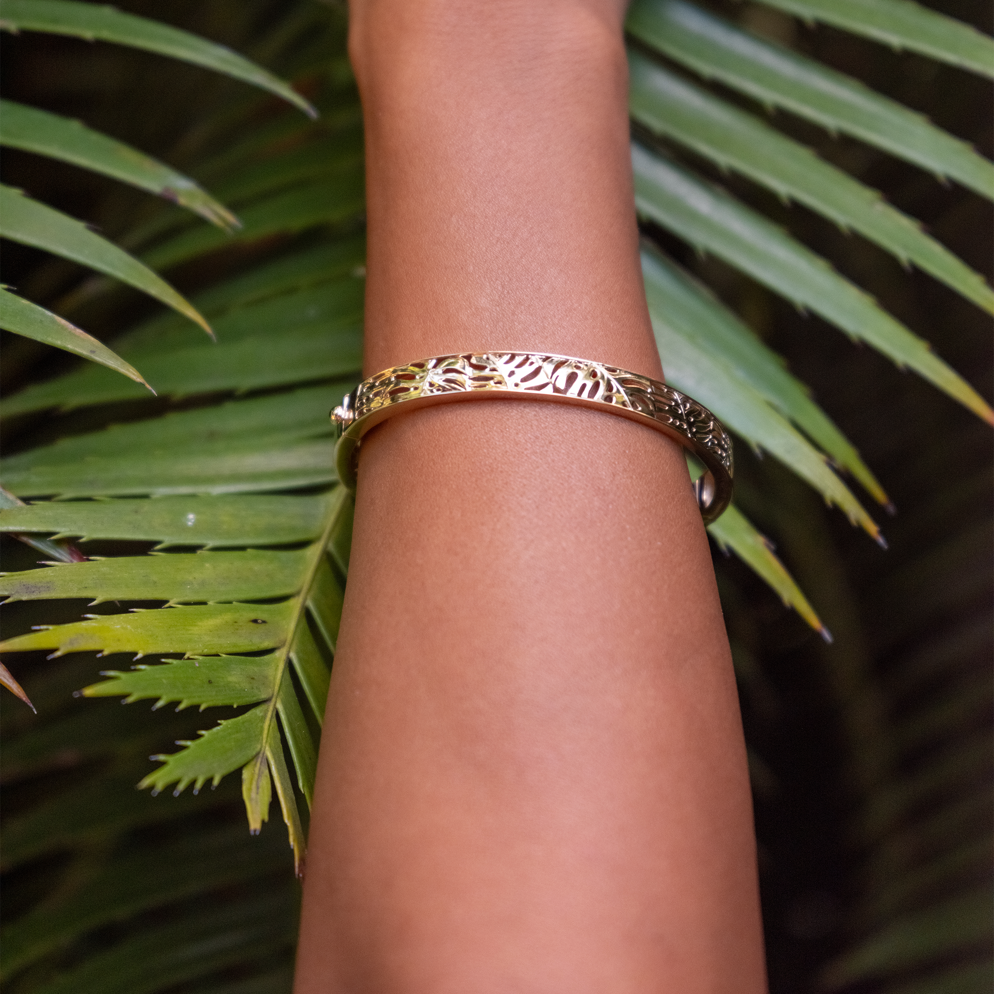 Monstera Hinge Bracelet in Gold - 8mm