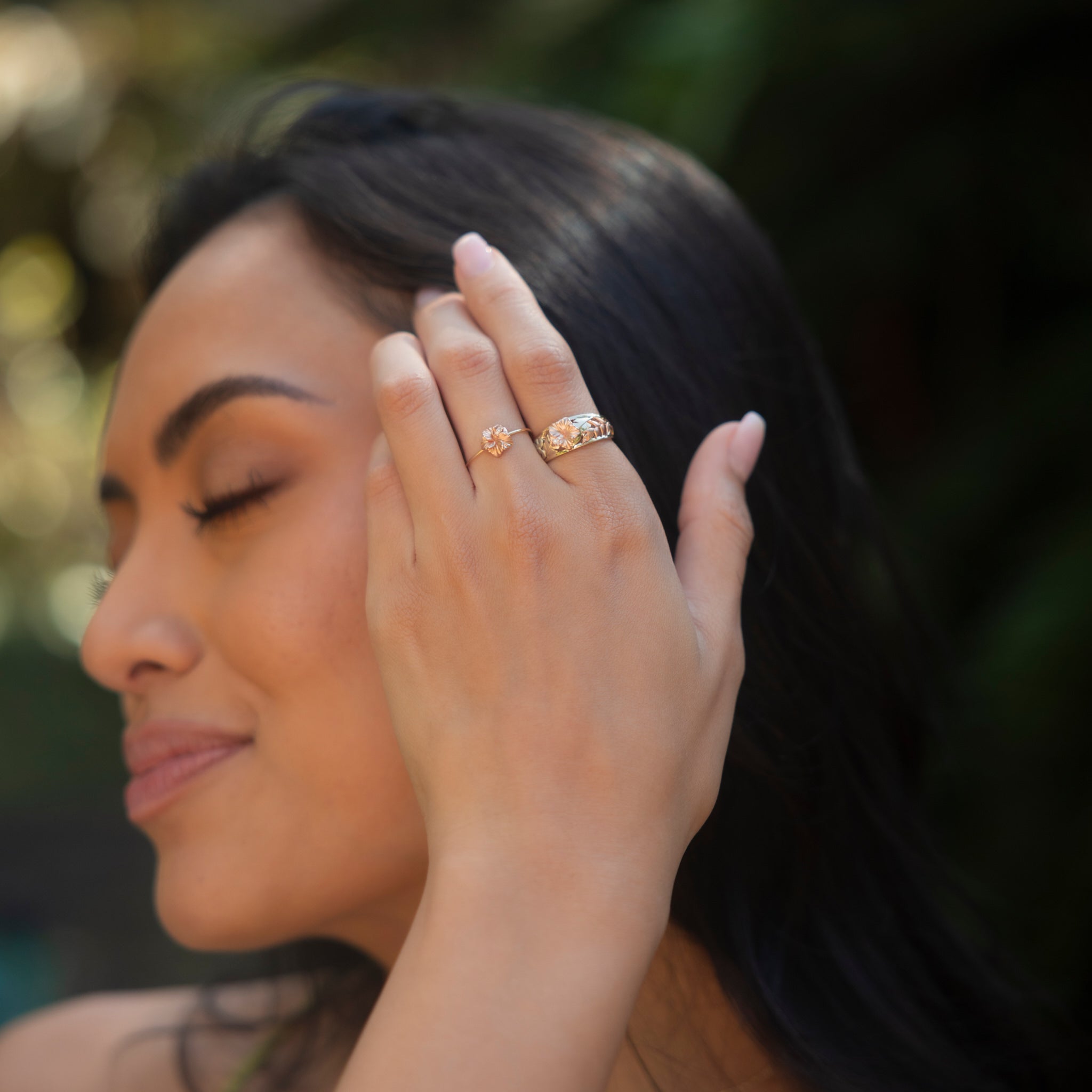Hawaiian Gardens Hibiscus Ring in Two Tone Gold with Diamonds - 8mm