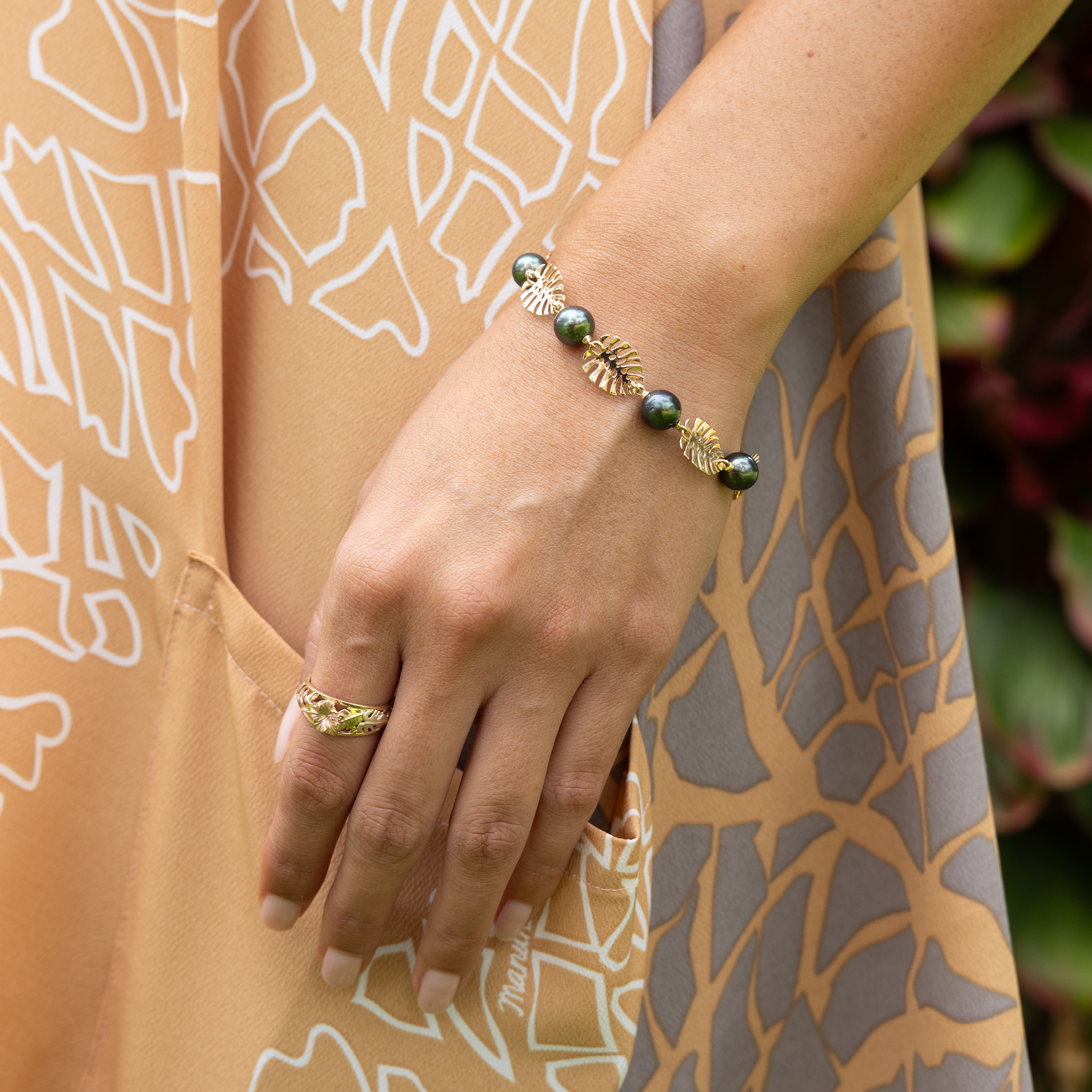 ハワイアン ガーデンズ ハイビスカス リング ダイヤモンド トライカラー ゴールド - 8mm