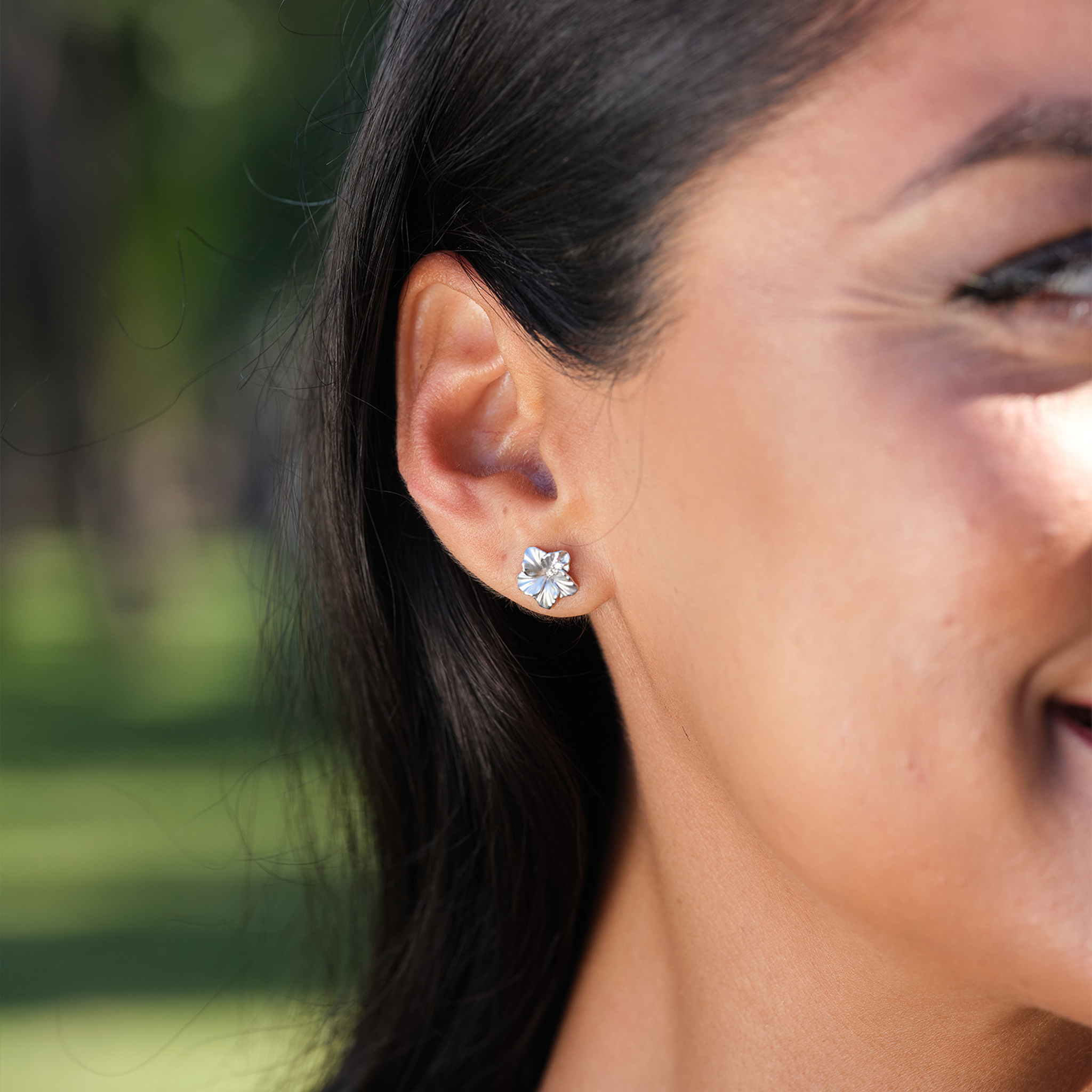 Hawaiian Gardens Hibiscus Earrings in White Gold with Diamonds - 9.5mm