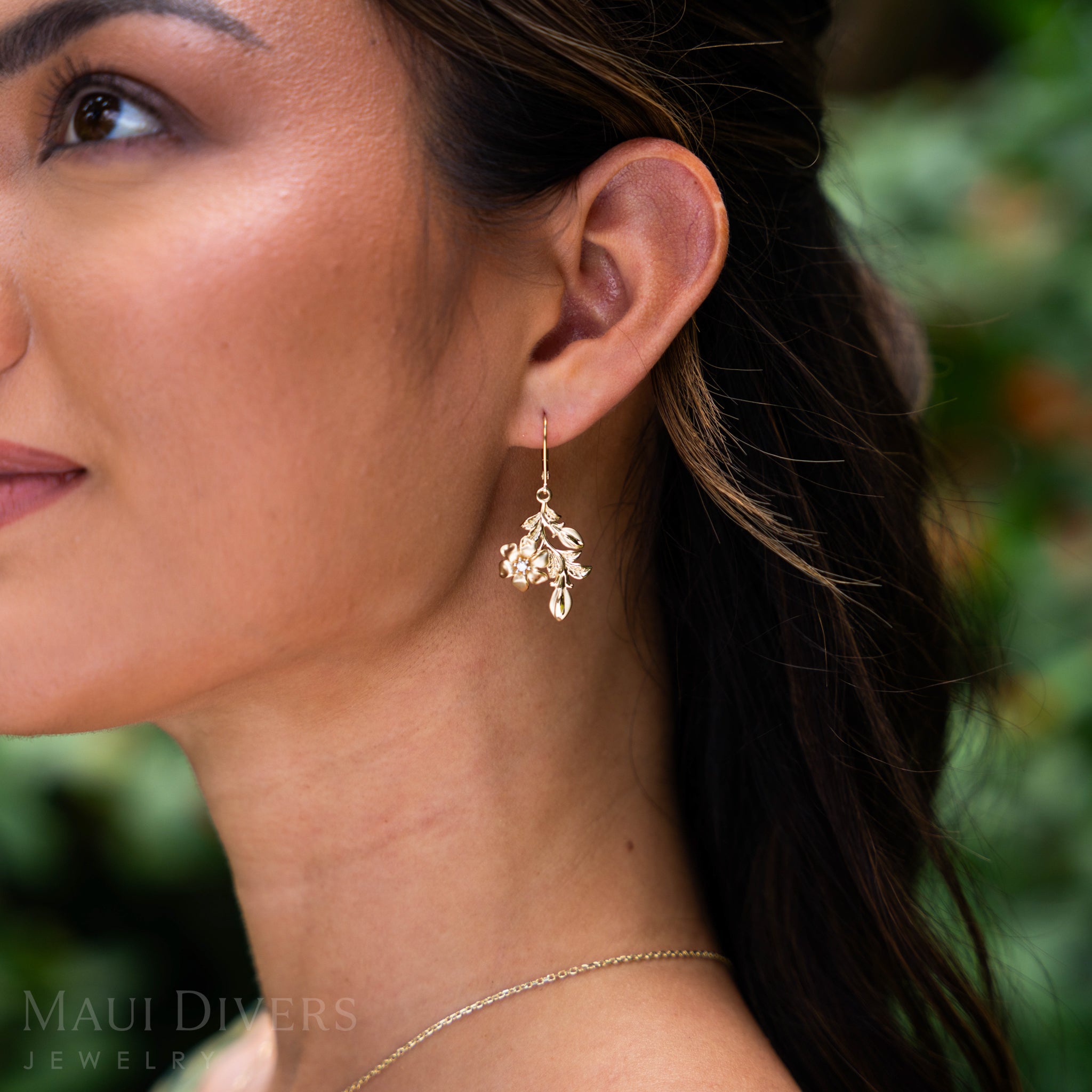Nāʻū Earrings in Gold with Diamonds - 27mm