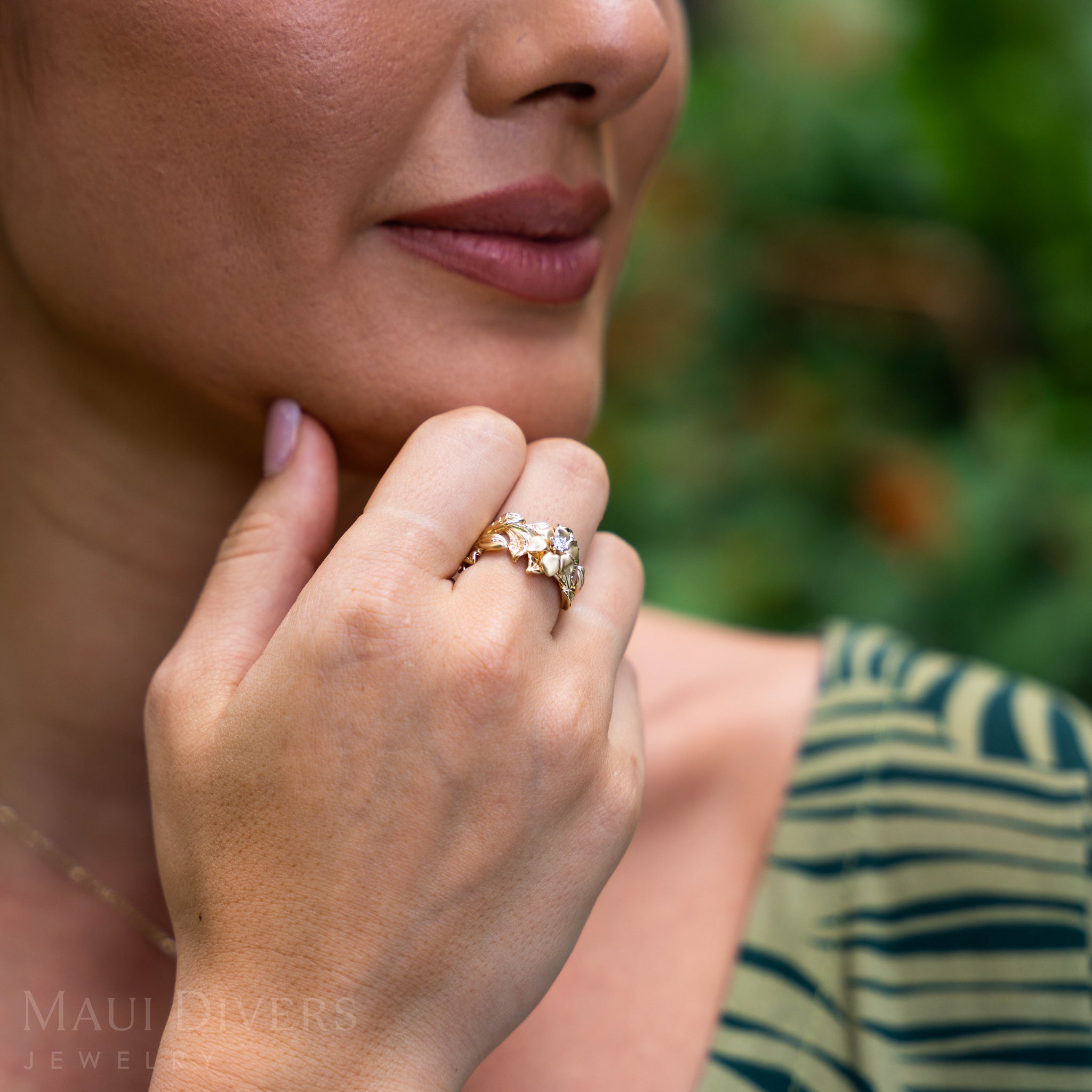 Nāʻū Ring in Gold with Diamond - 14mm