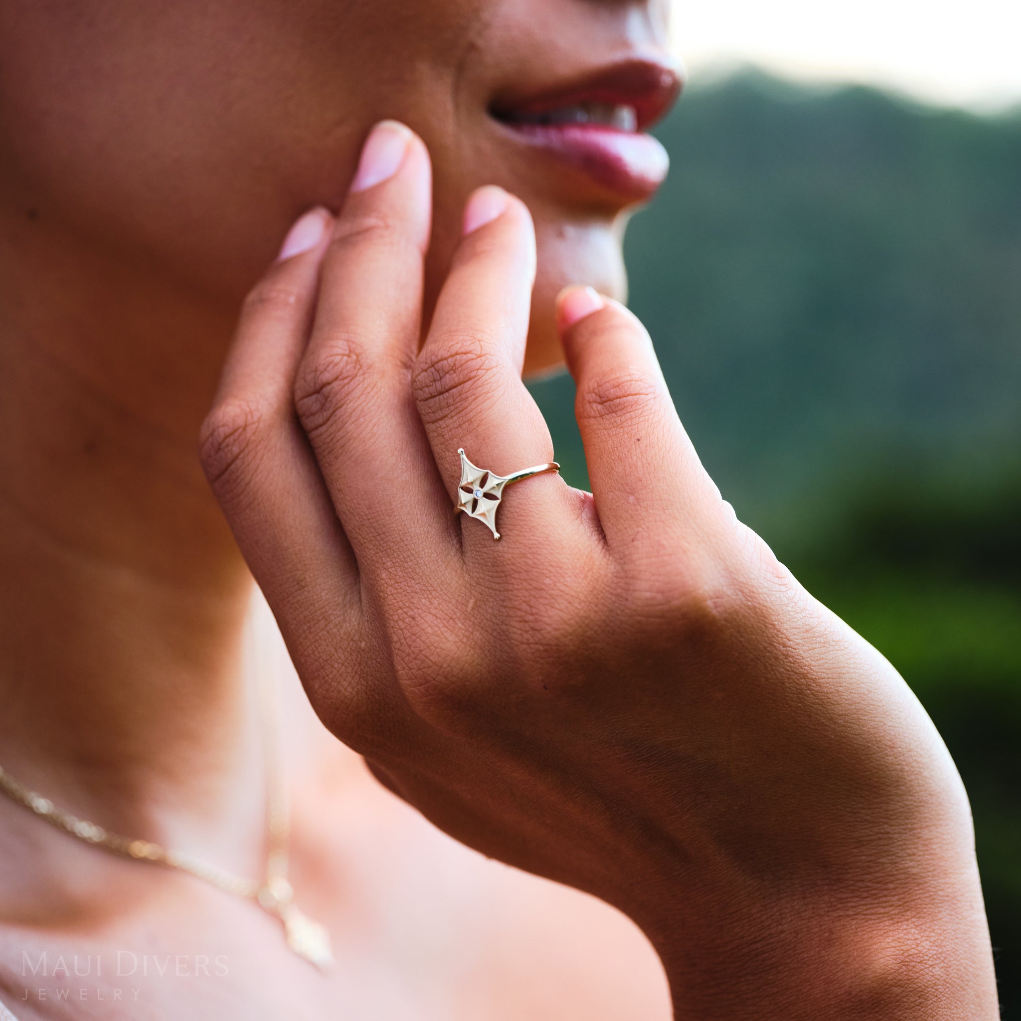 Hawaiian Quilted Star Ring in Gold with Diamond - 16mm