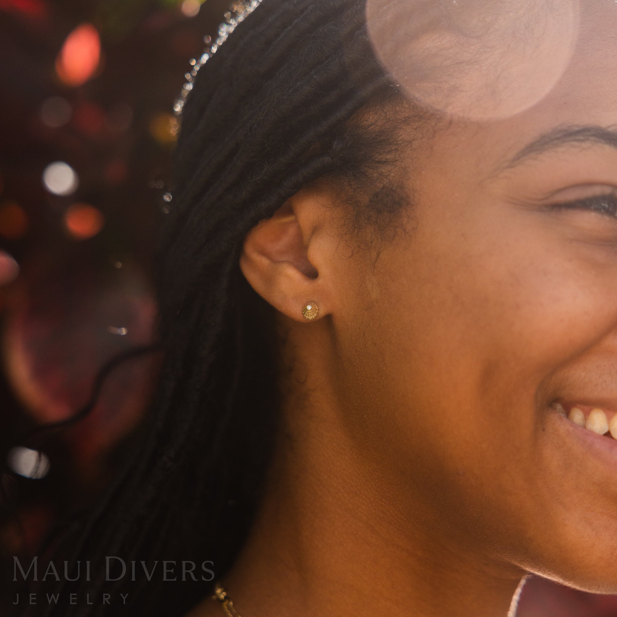 ʻOpihi Earrings in Gold with Diamonds - 6mm