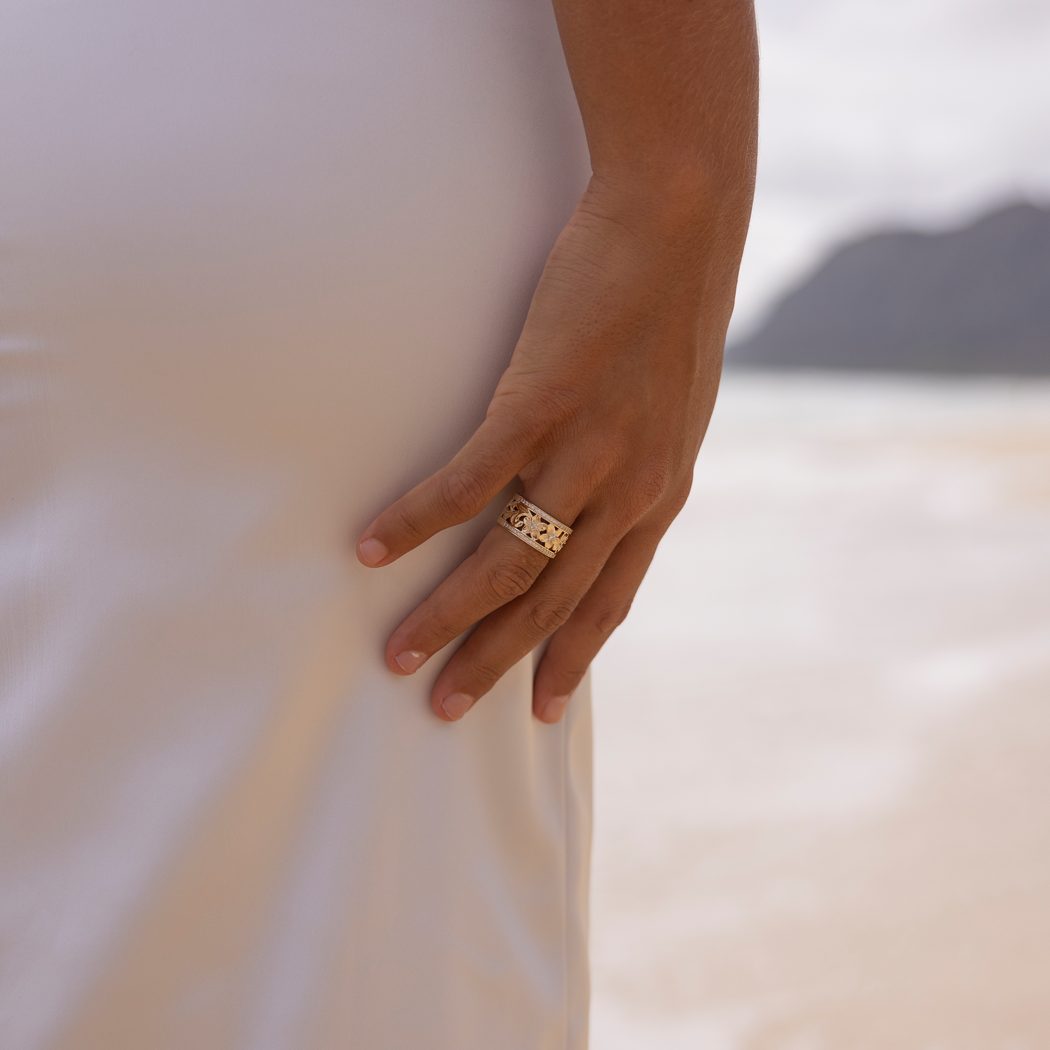 Hawaiian Heirloom Plumeria Ring in Gold with Diamonds - 10mm