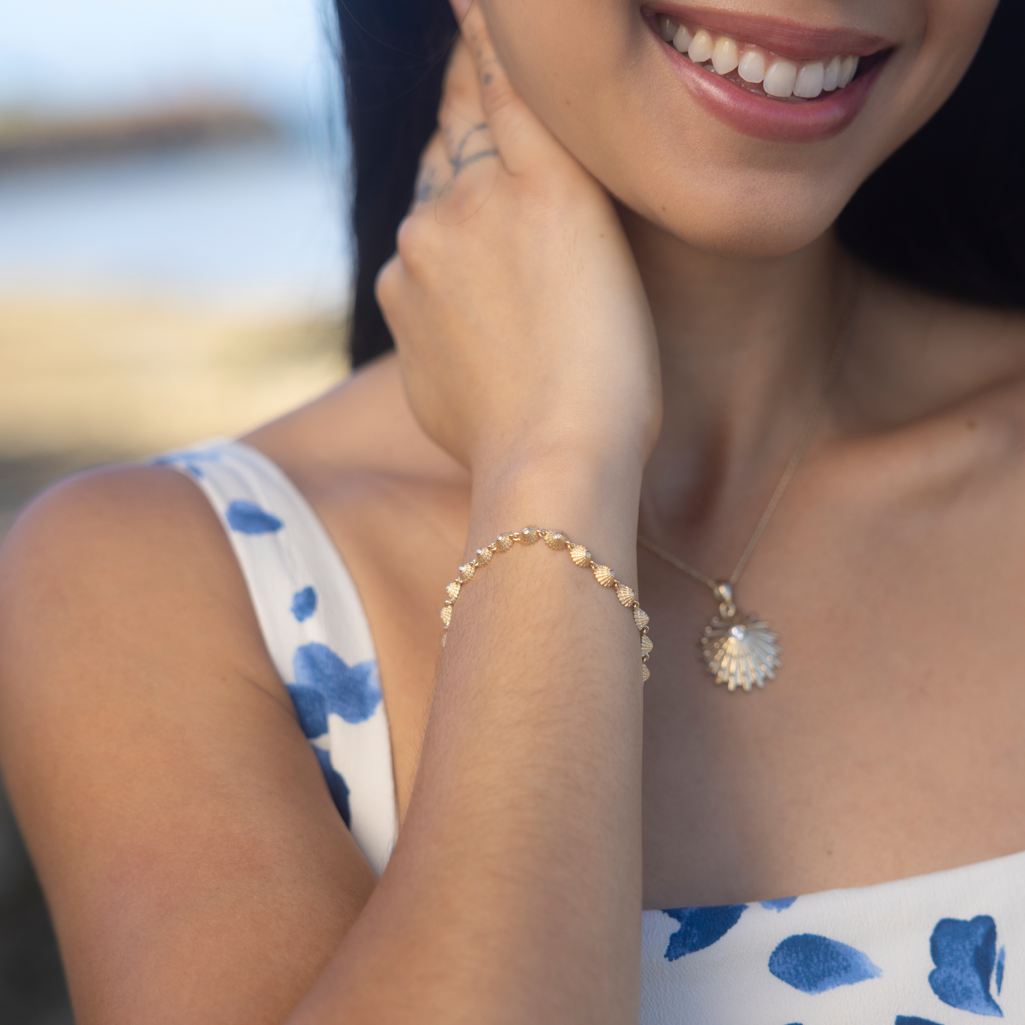 7-8.5" Adjustable ʻOpihi Bracelet in Gold with Diamonds