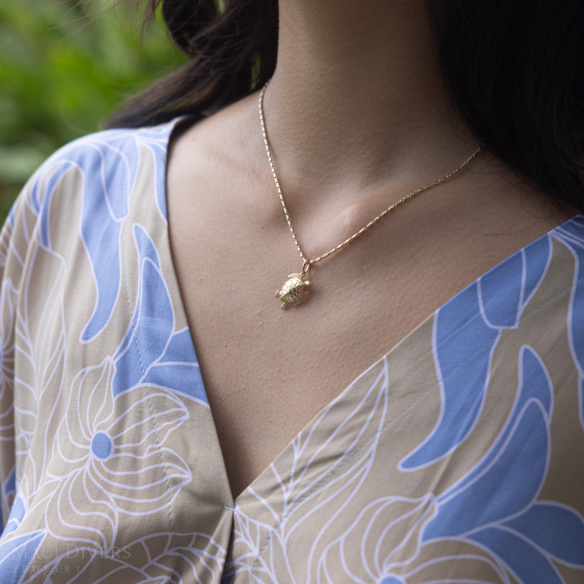 Honu Pendant in Gold - 18mm