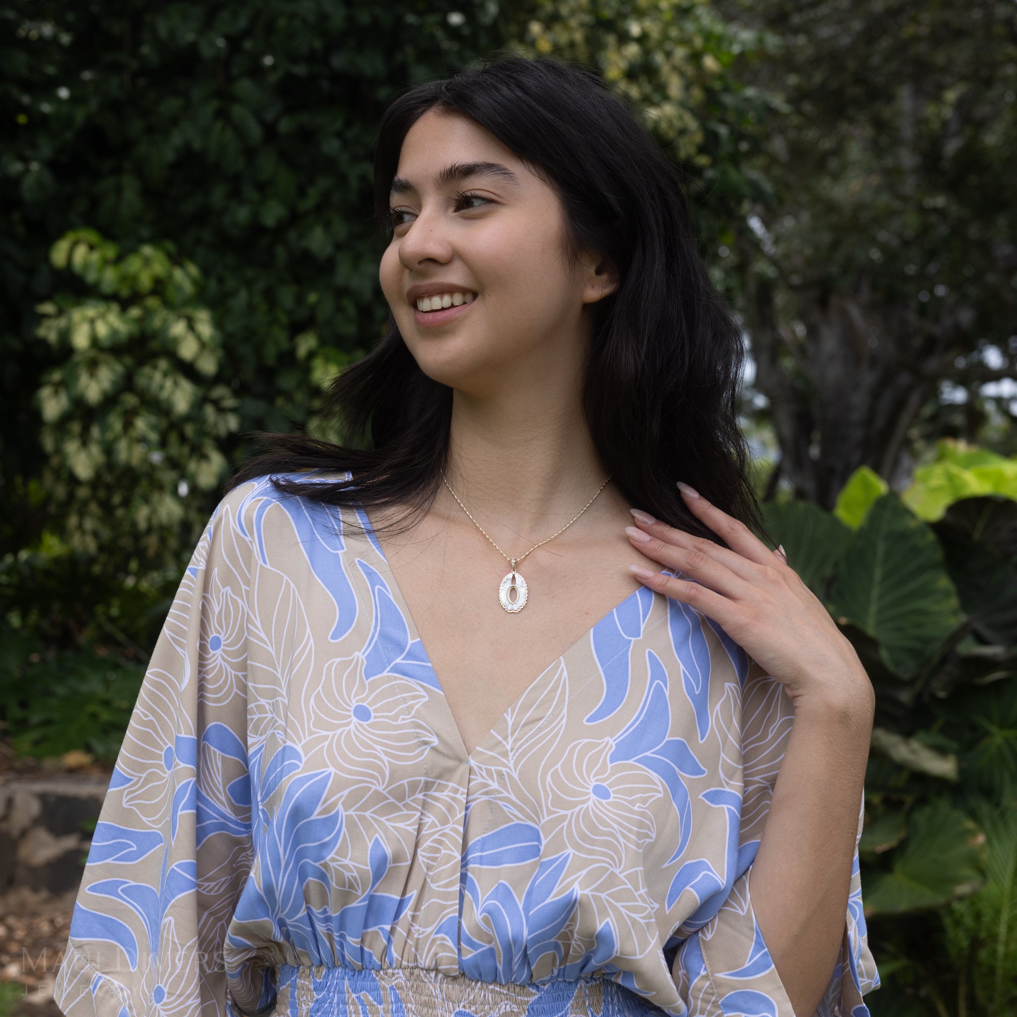 Pueo (Owl) Mother of Pearl Pendant in Gold with Diamonds - 28mm