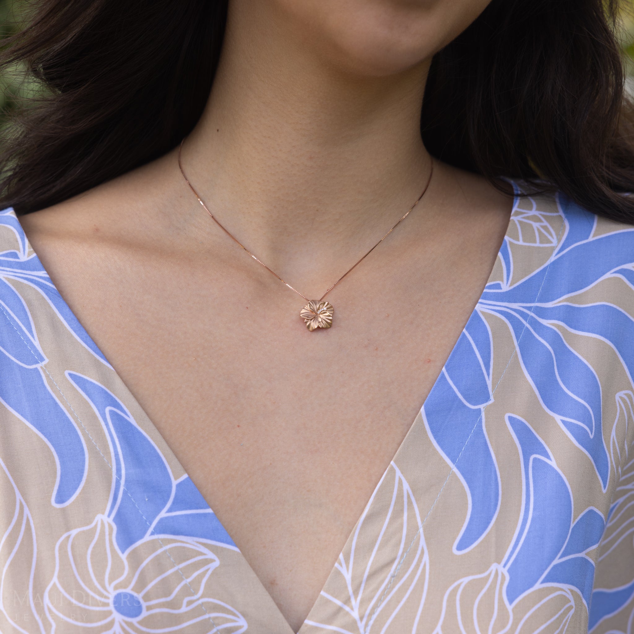 Hawaiian Gardens Hibiscus Pendant in Rose Gold with Diamonds - 15mm
