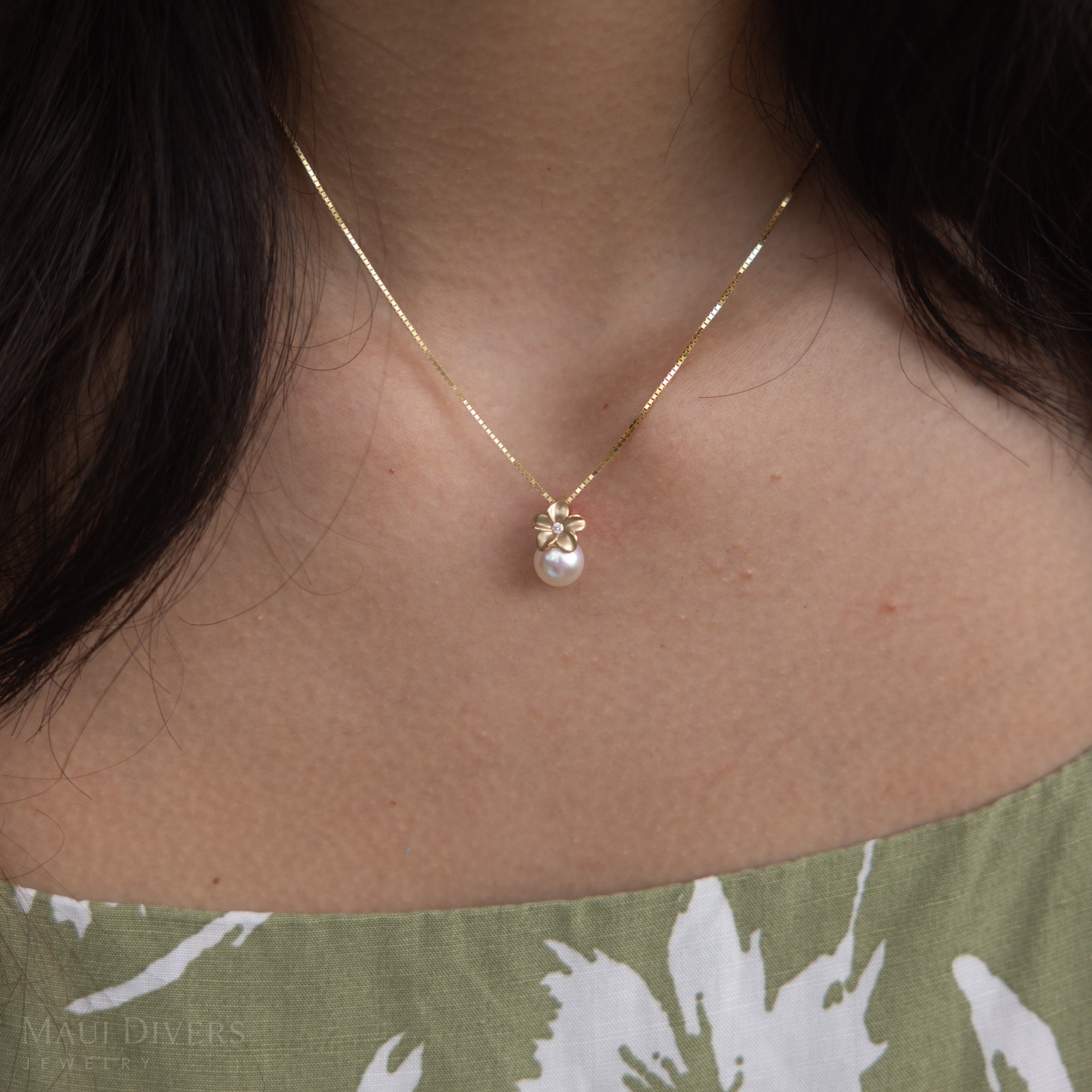 Plumeria Akoya White Pearl Pendant in Gold with Diamond - 8mm