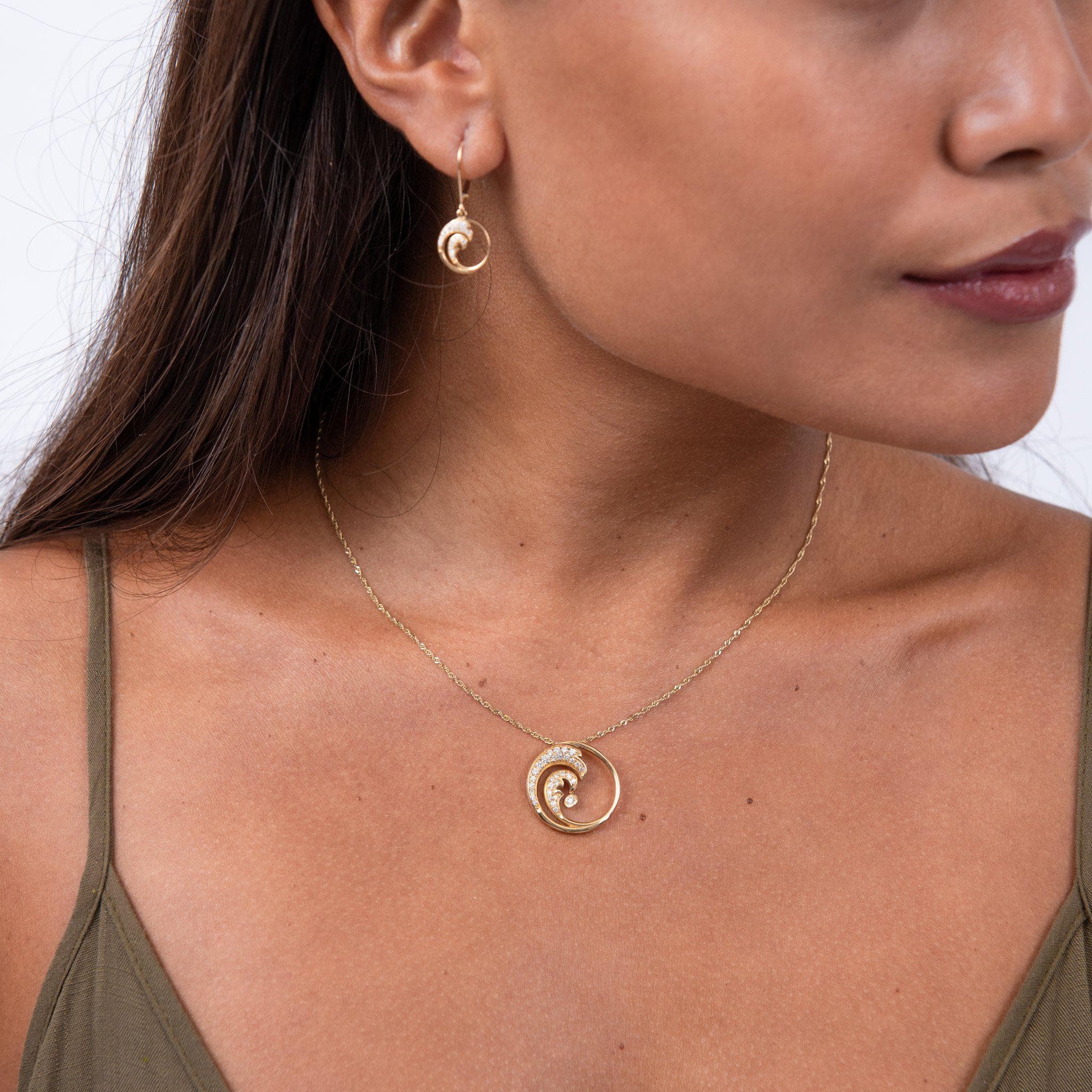 Nalu Pendant in Gold with Diamonds - 22mm-Maui Divers Jewelry