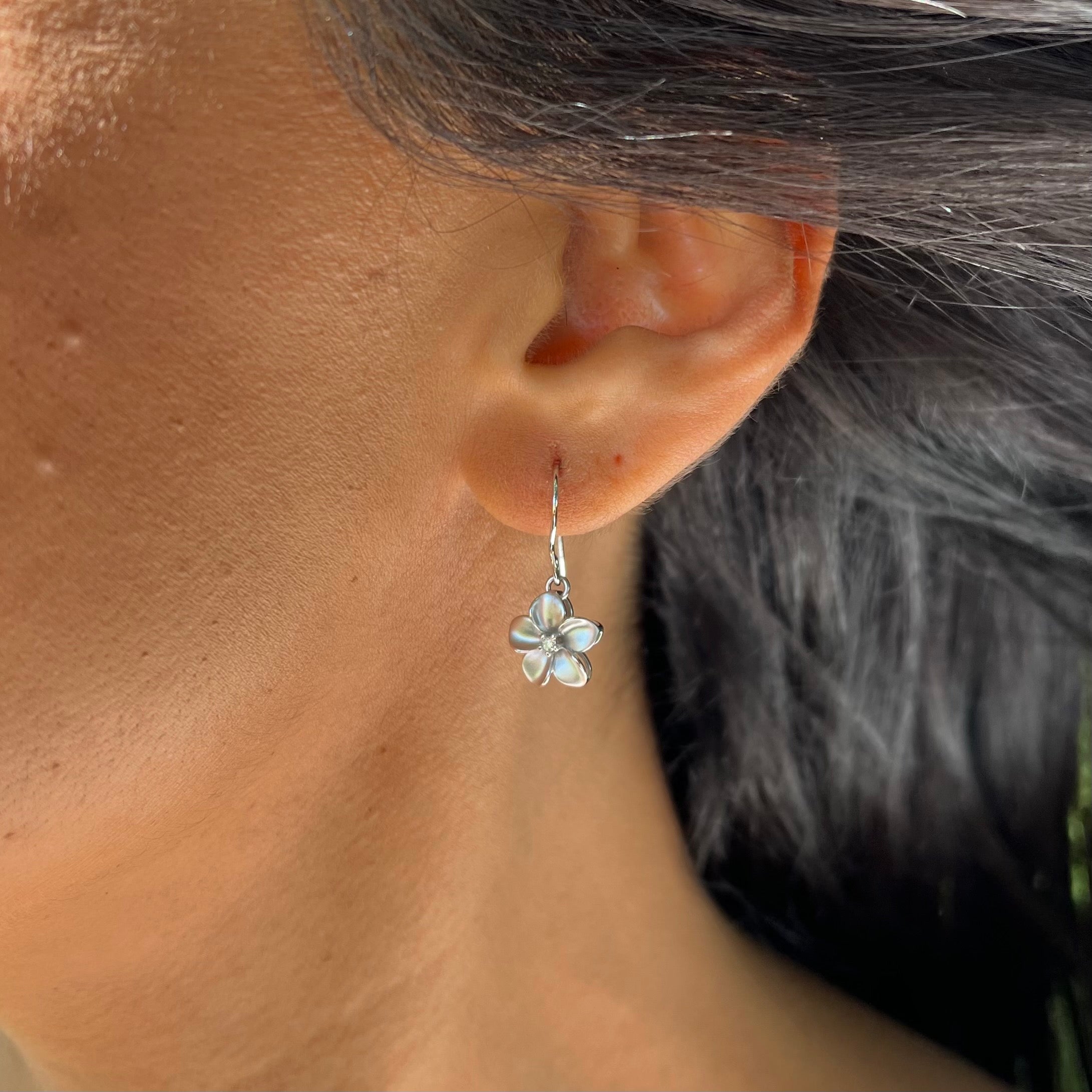 Plumeria Earrings in White Gold with Diamonds - 11mm