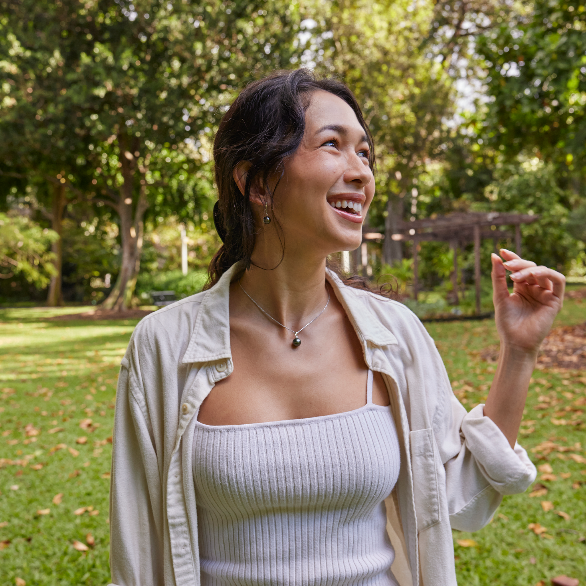 タヒチ黒真珠 イヤリング ホワイトゴールド 9-10mm