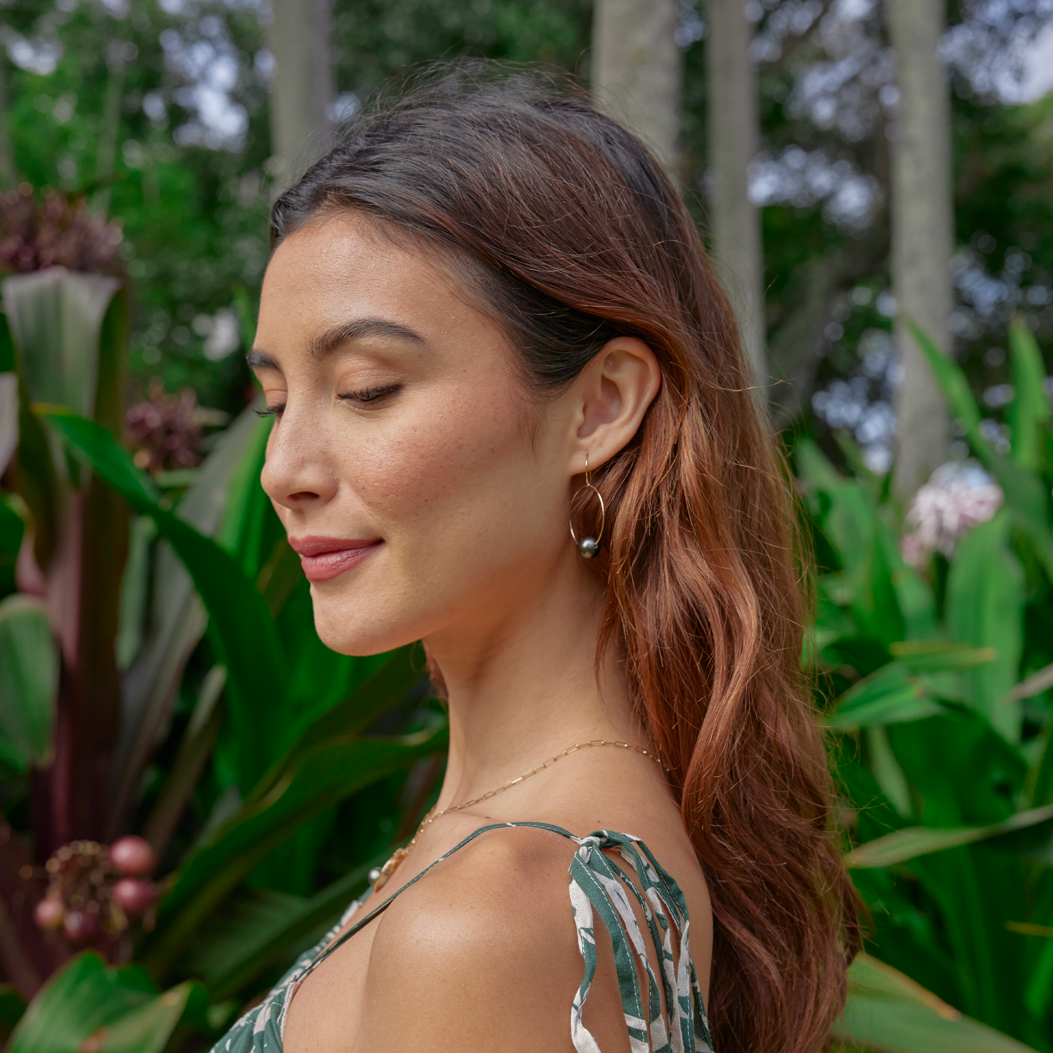 ゴールドタヒチ黒真珠フープピアス - 9-10mm