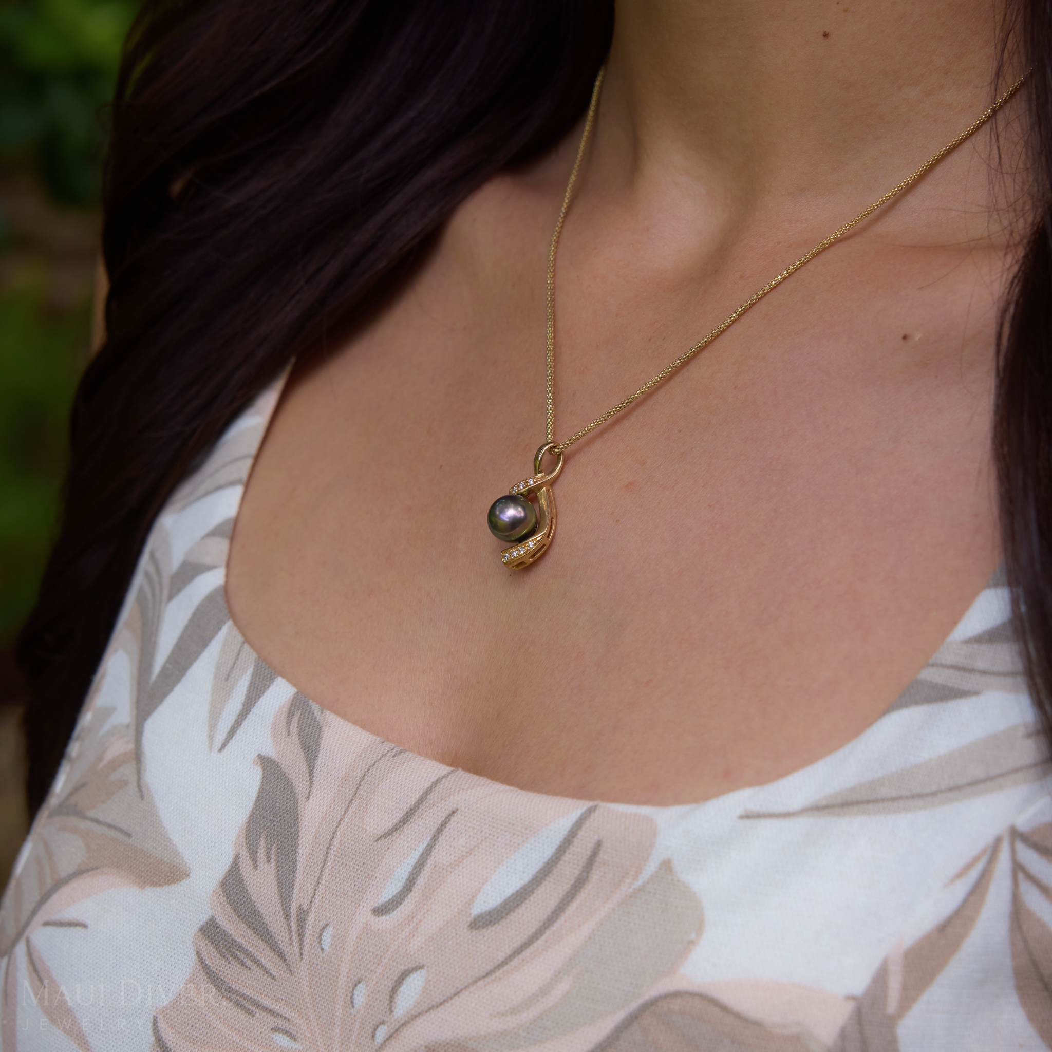 18 "ダイヤモンドゴールドタヒチ黒真珠ペンダントネックレス10-11mm