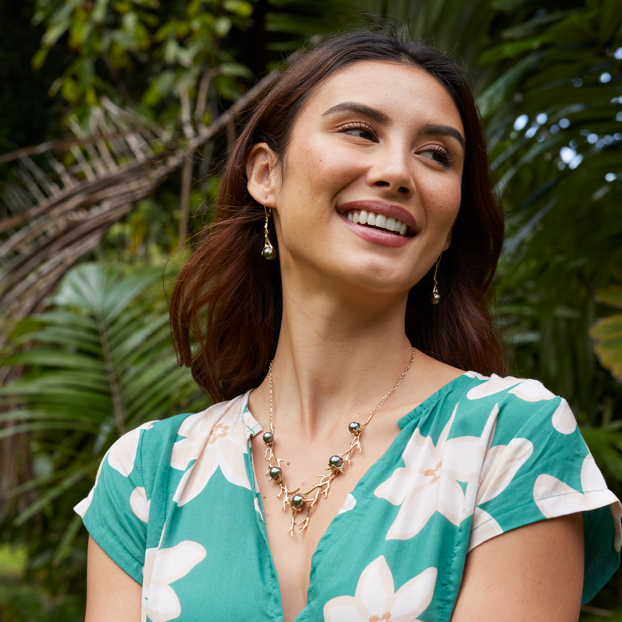 16-18インチ アジャスタブル ヘリテージ タヒチアン パール ネックレス ゴールド