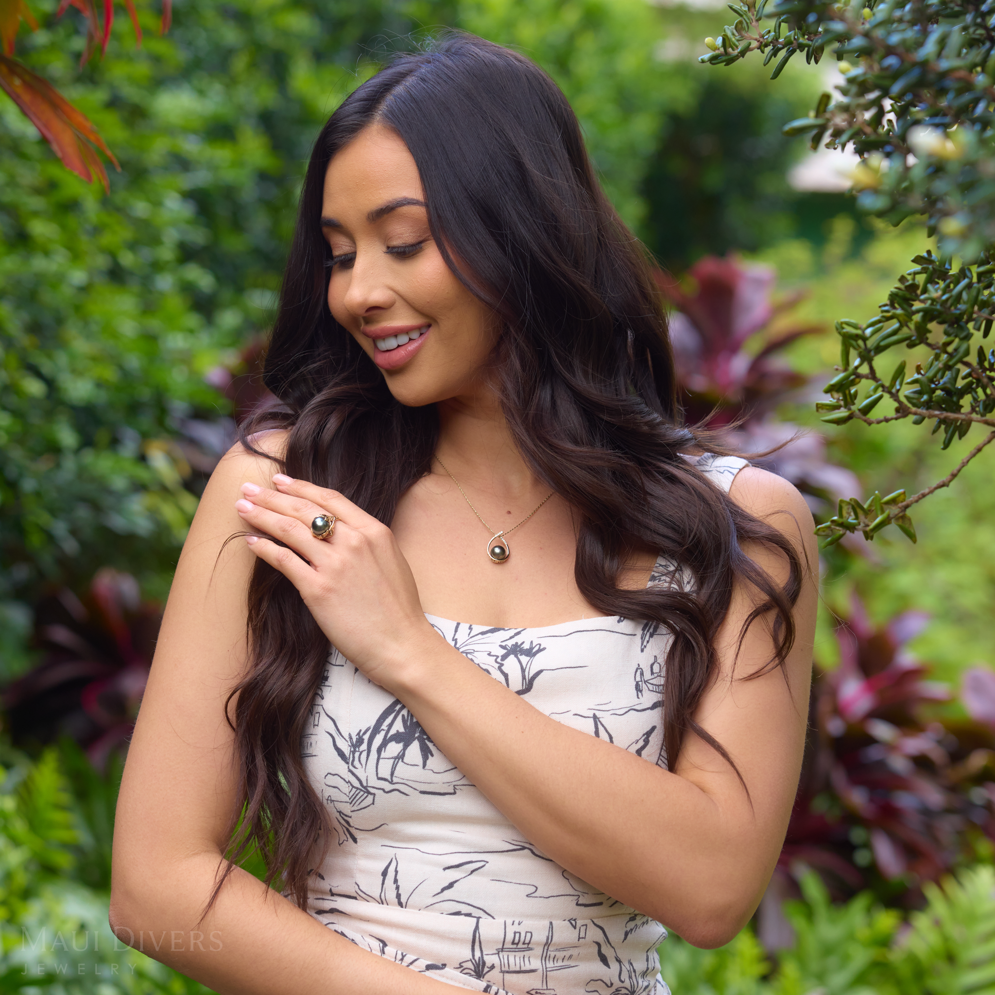 ティアドロップ タヒチアン ブラック パール ペンダント ダイヤモンド ゴールド 10-11mm