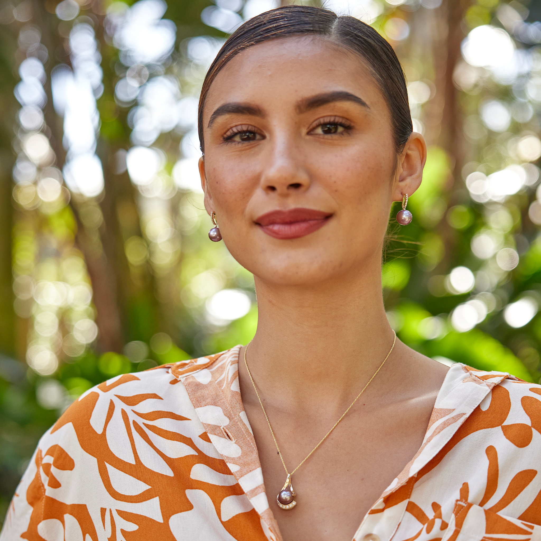 ウルトラバイオレット 淡水パール ダイヤモンド ゴールド ピアス - 11-12mm