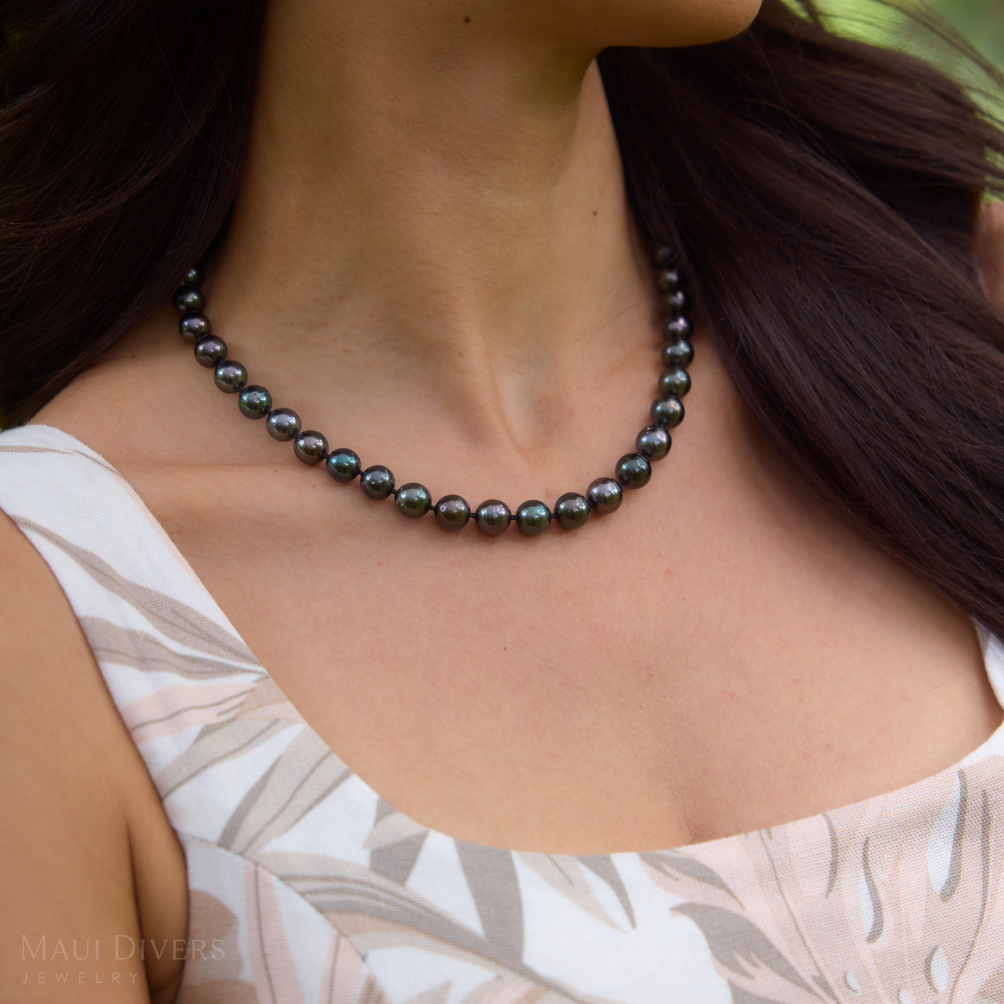 18-19 "ゴールドクラスプ付タヒチ黒真珠ストランド-8-10mm